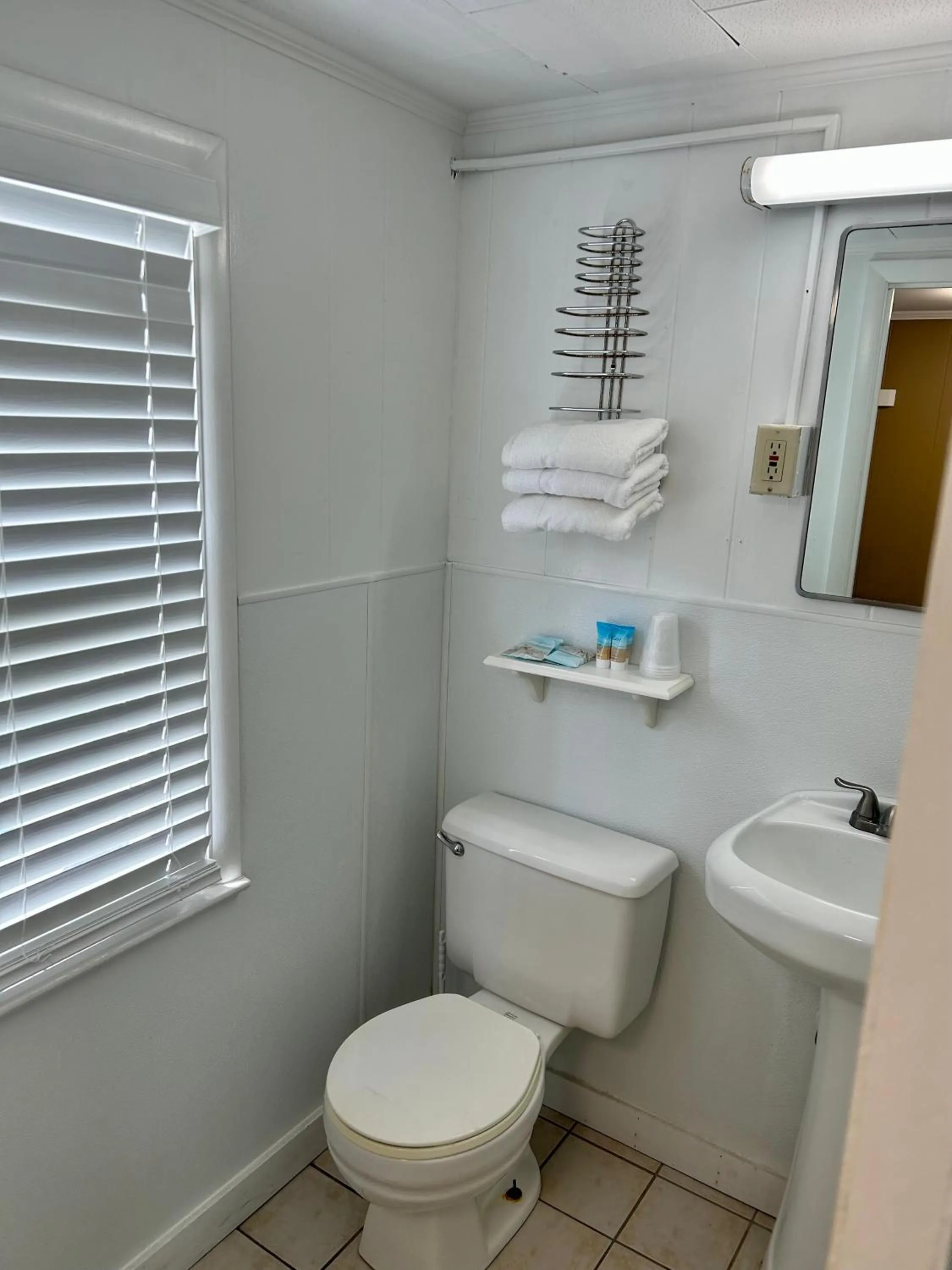 Bathroom in The Admiral Hotel/Motel