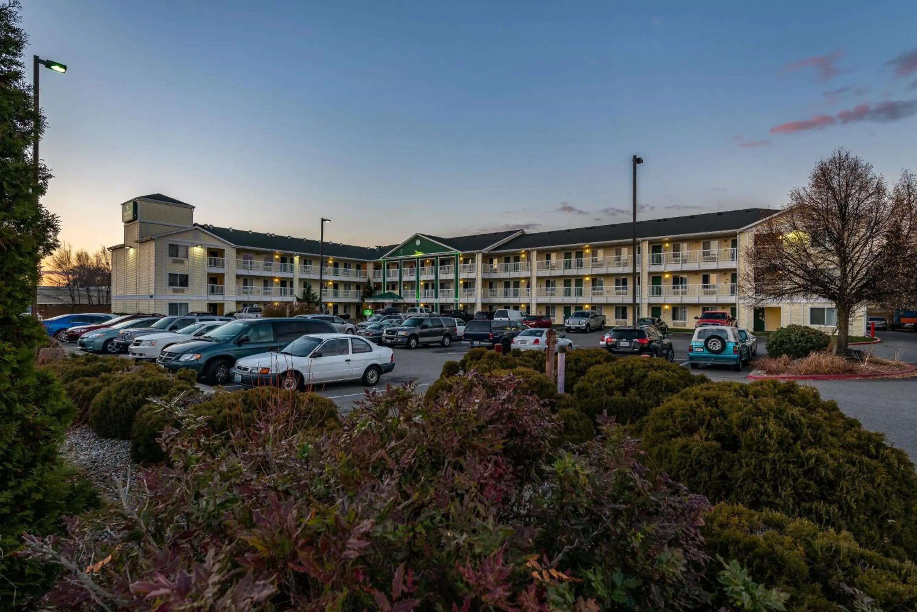 Property building in HomeTowne Studios by Red Roof Spokane - Valley Property building in HomeTowne Studios by Red Roof Spokane - Valley