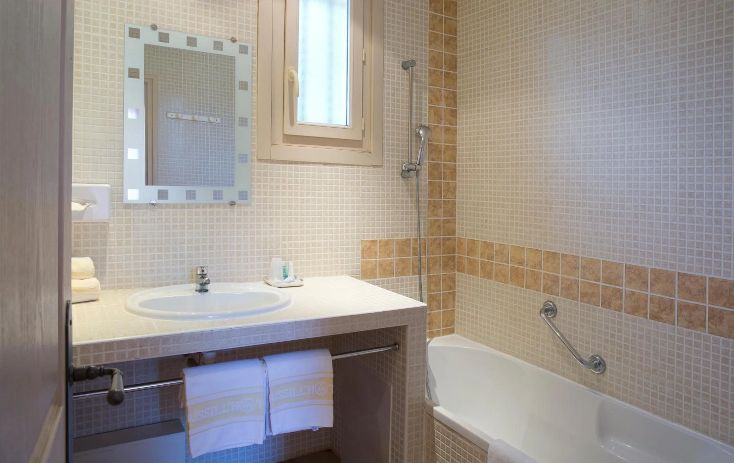 Bathroom in Le Mas des Citronniers