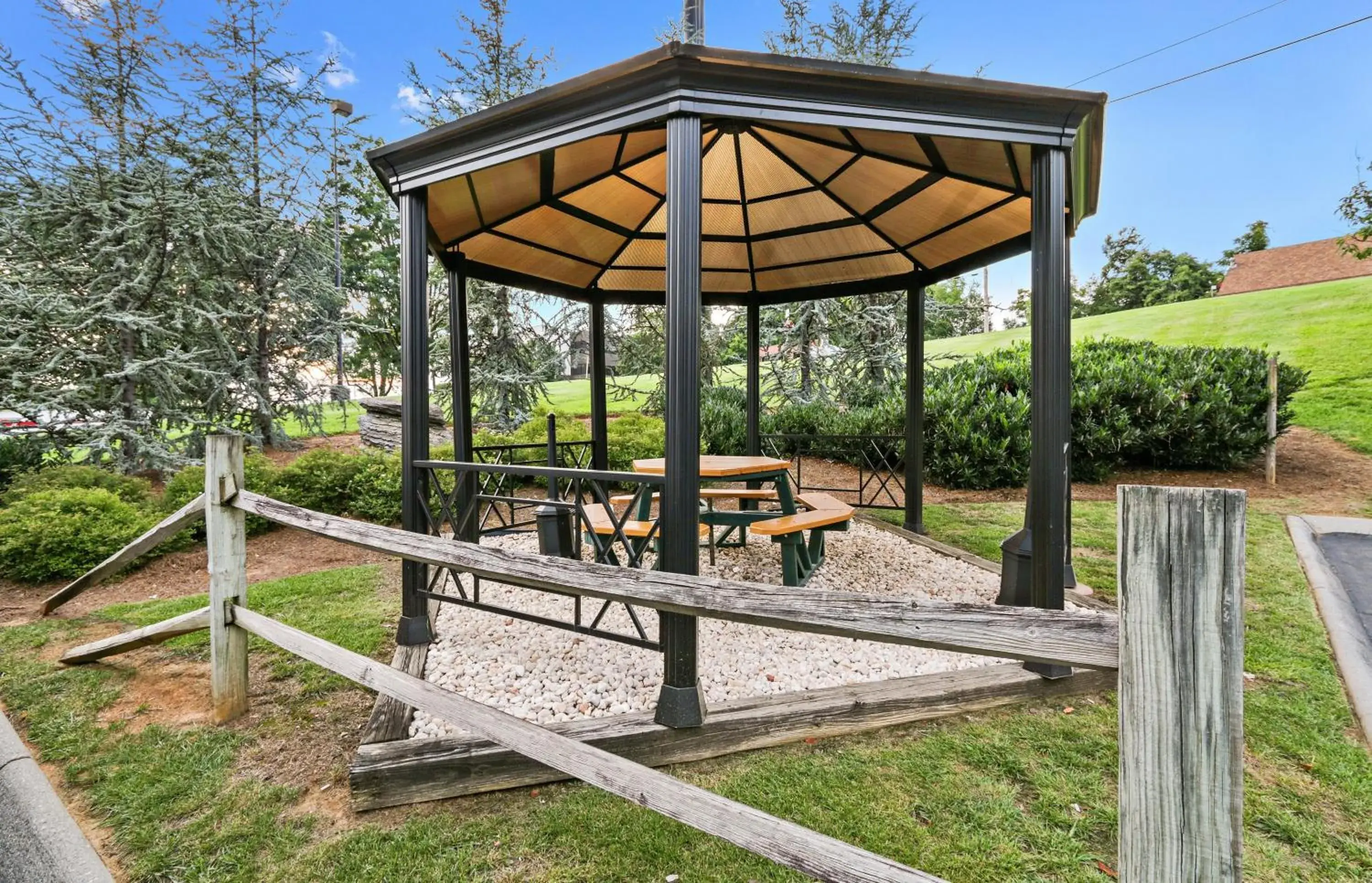 Property building in Red Roof Inn Johnson City Property building in Red Roof Inn Johnson City