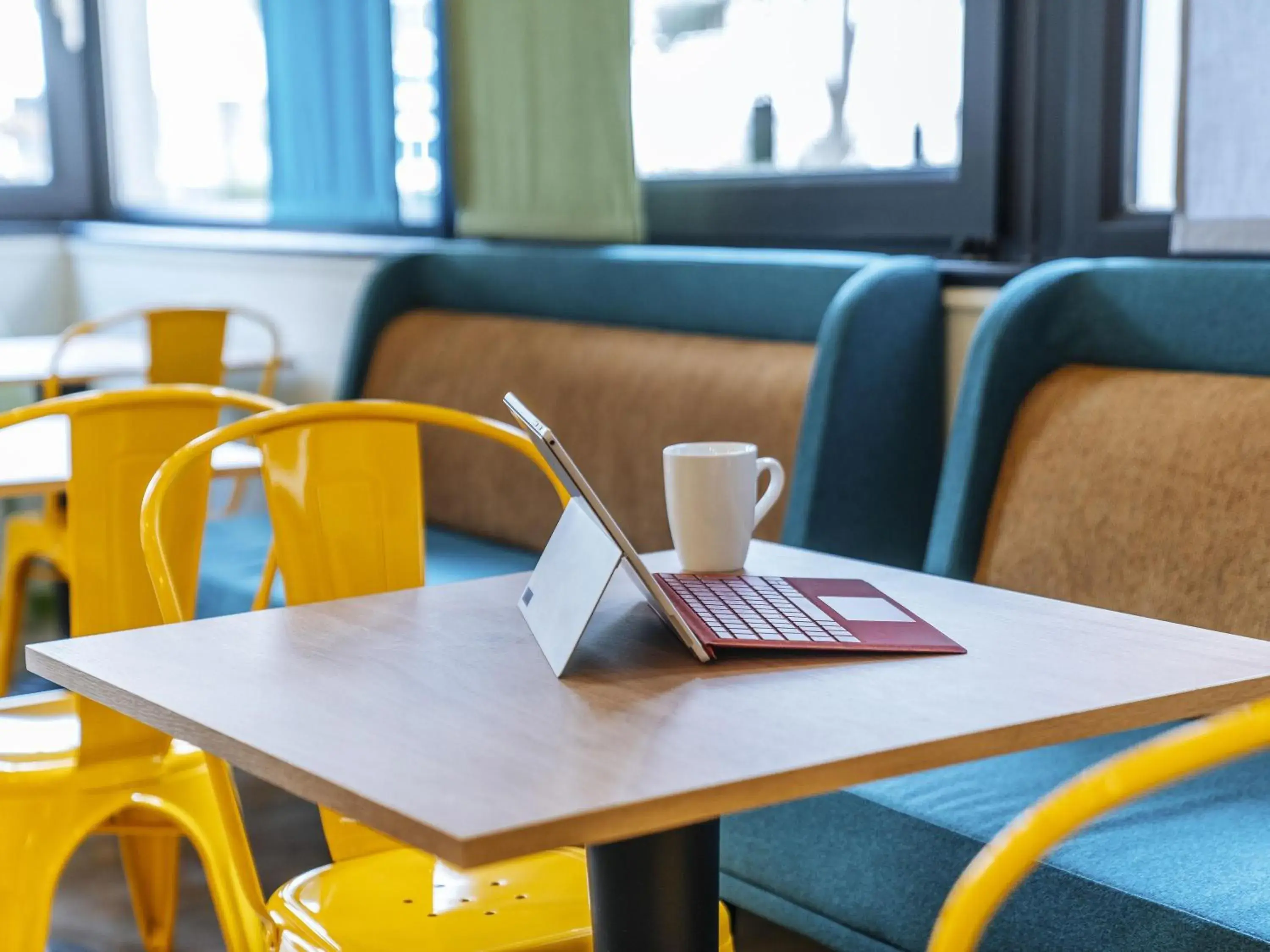 Property building in Ibis Styles Lyon Croix Rousse Property building in Ibis Styles Lyon Croix Rousse