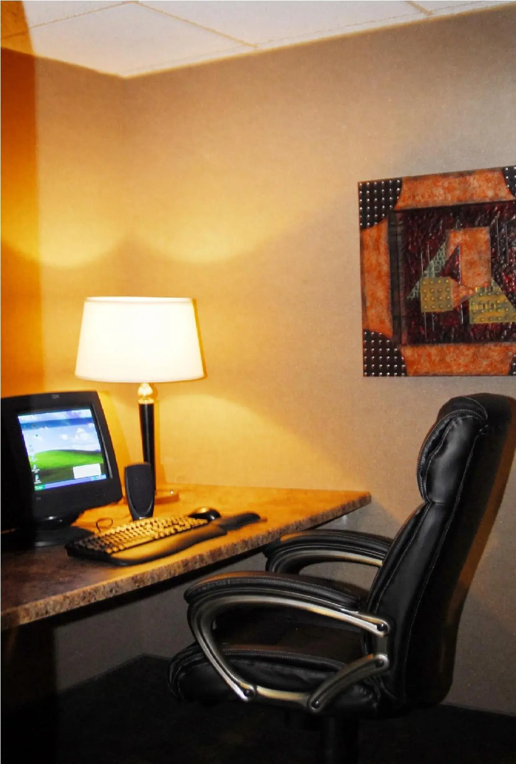 Business facilities, TV/Entertainment Center in Ramada by Wyndham Bettendorf