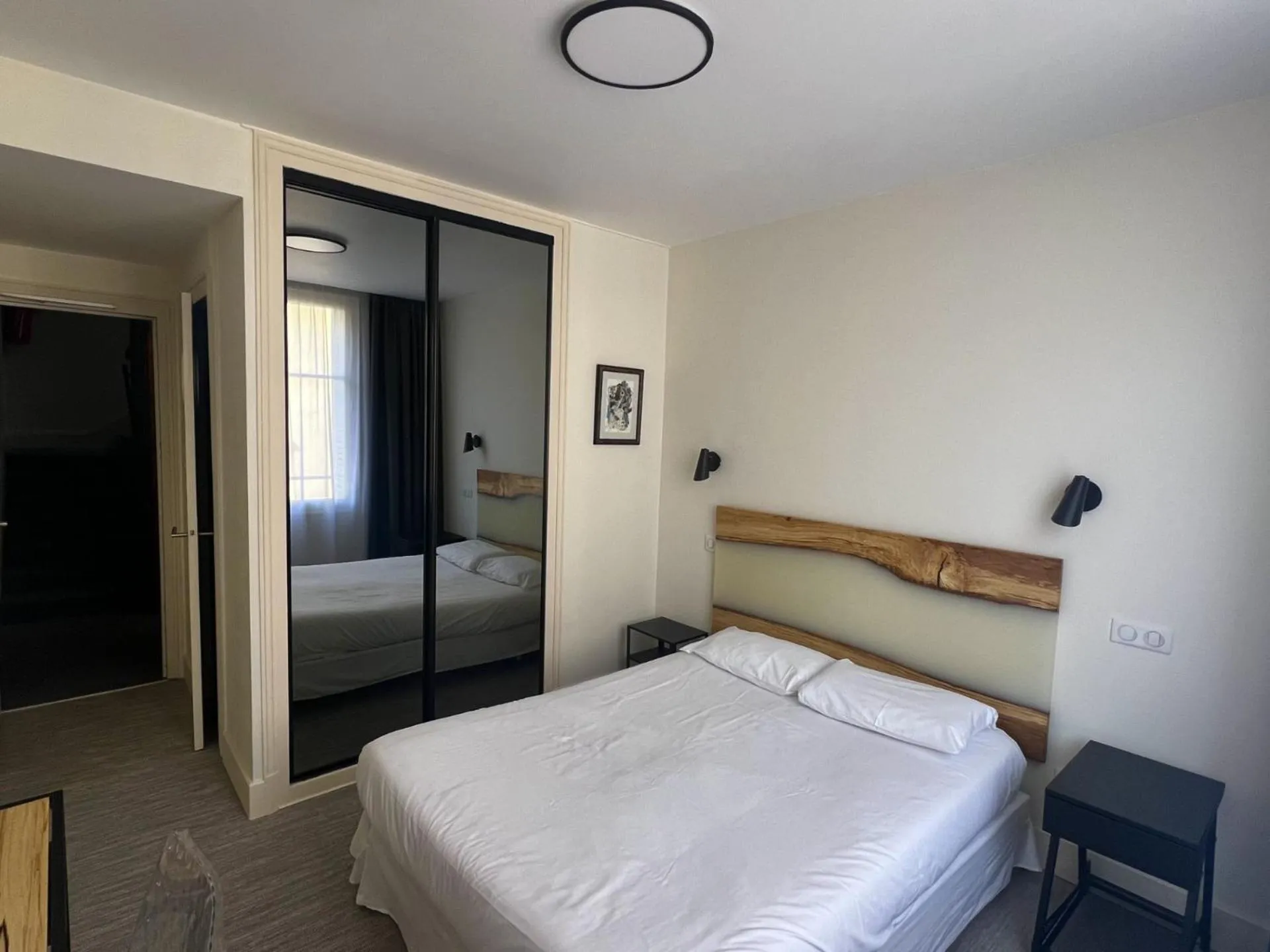 Bedroom, Bed in Trianon