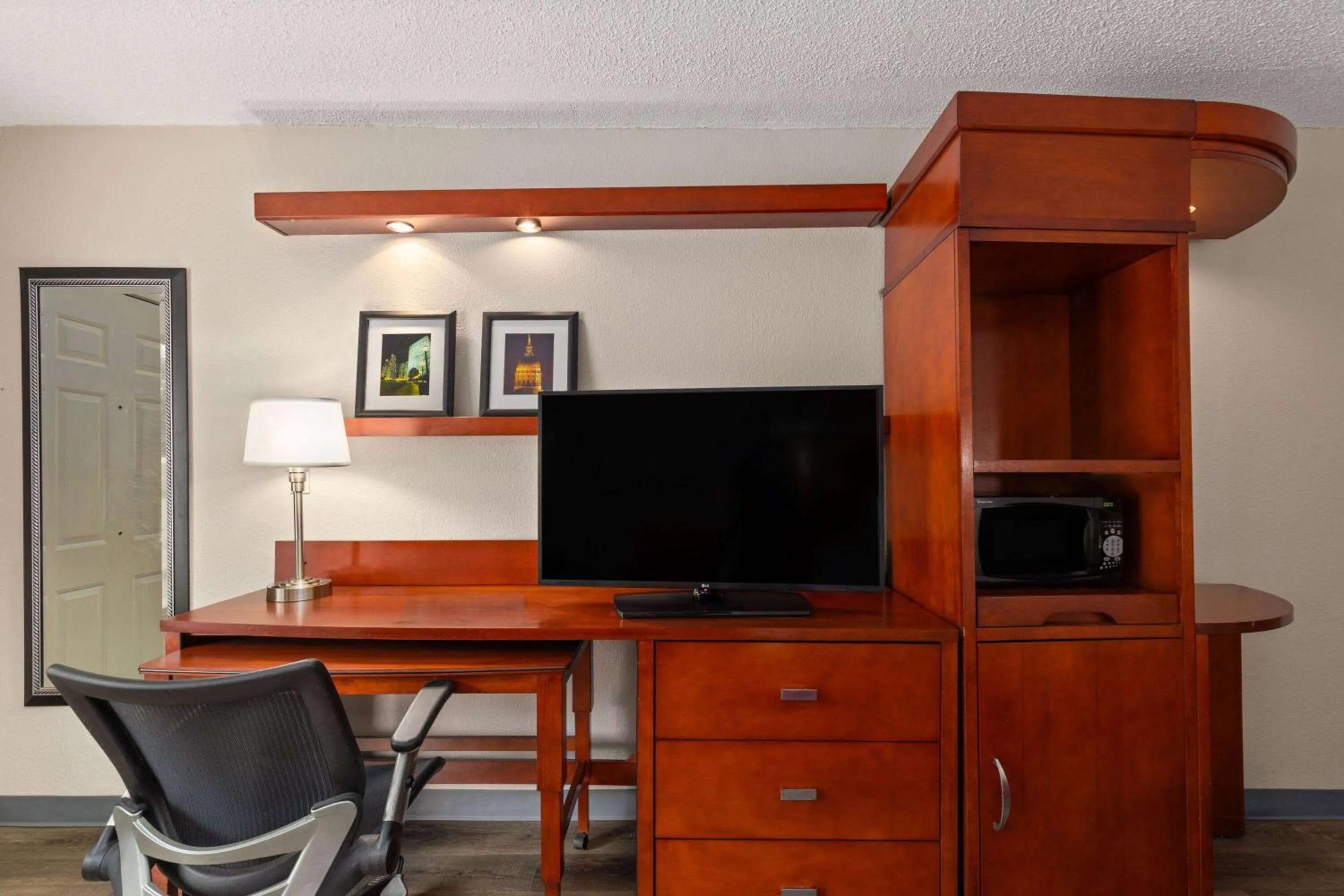 Photo of the whole room in Days Inn by Wyndham Knoxville East