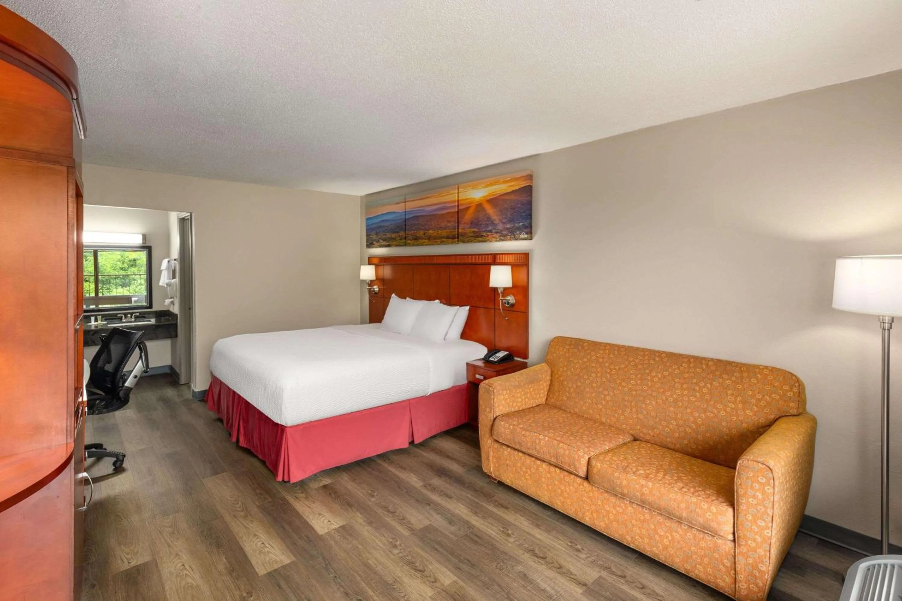 Photo of the whole room, Bed in Days Inn by Wyndham Knoxville East