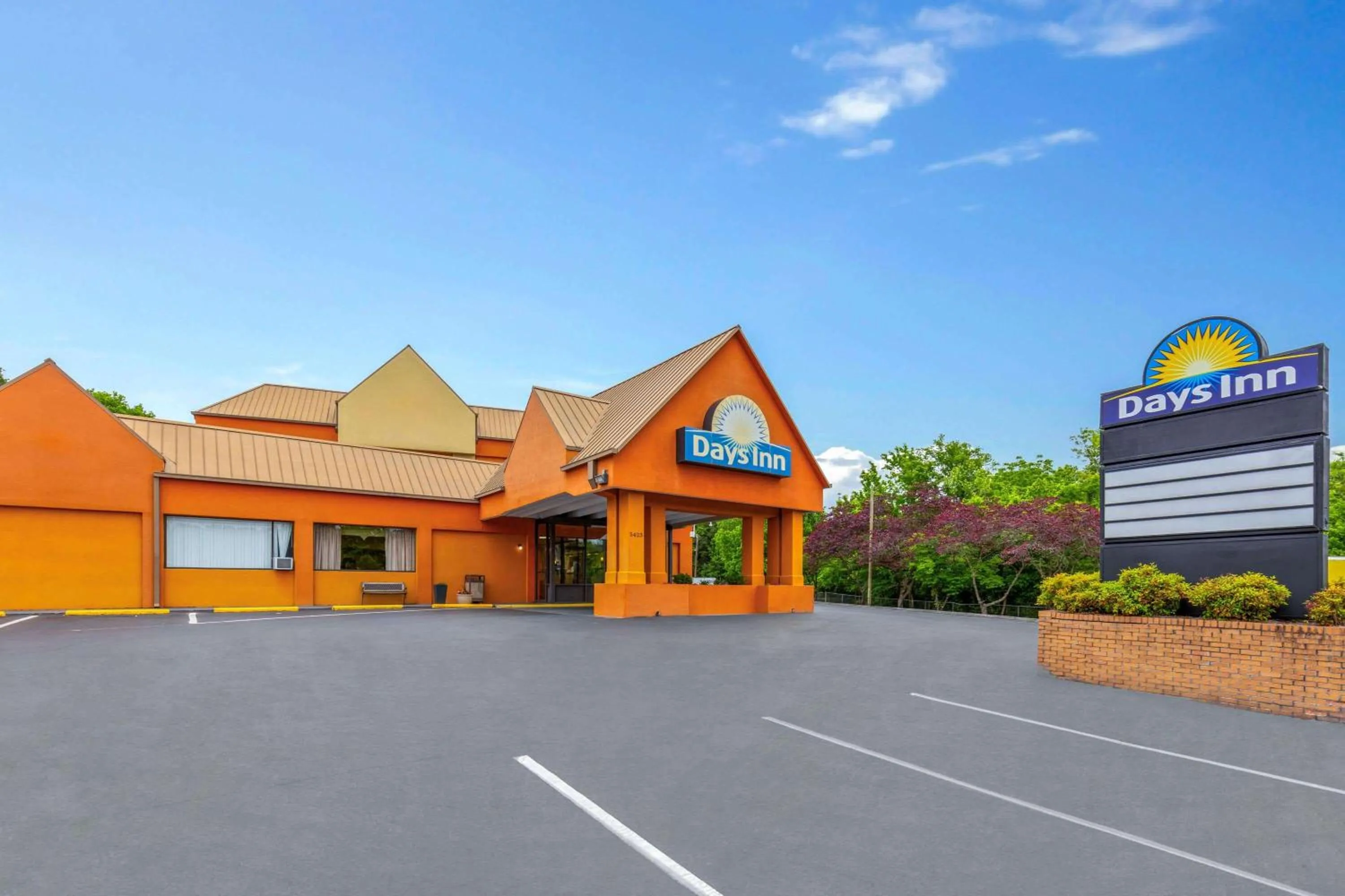 Property building in Days Inn by Wyndham Knoxville East