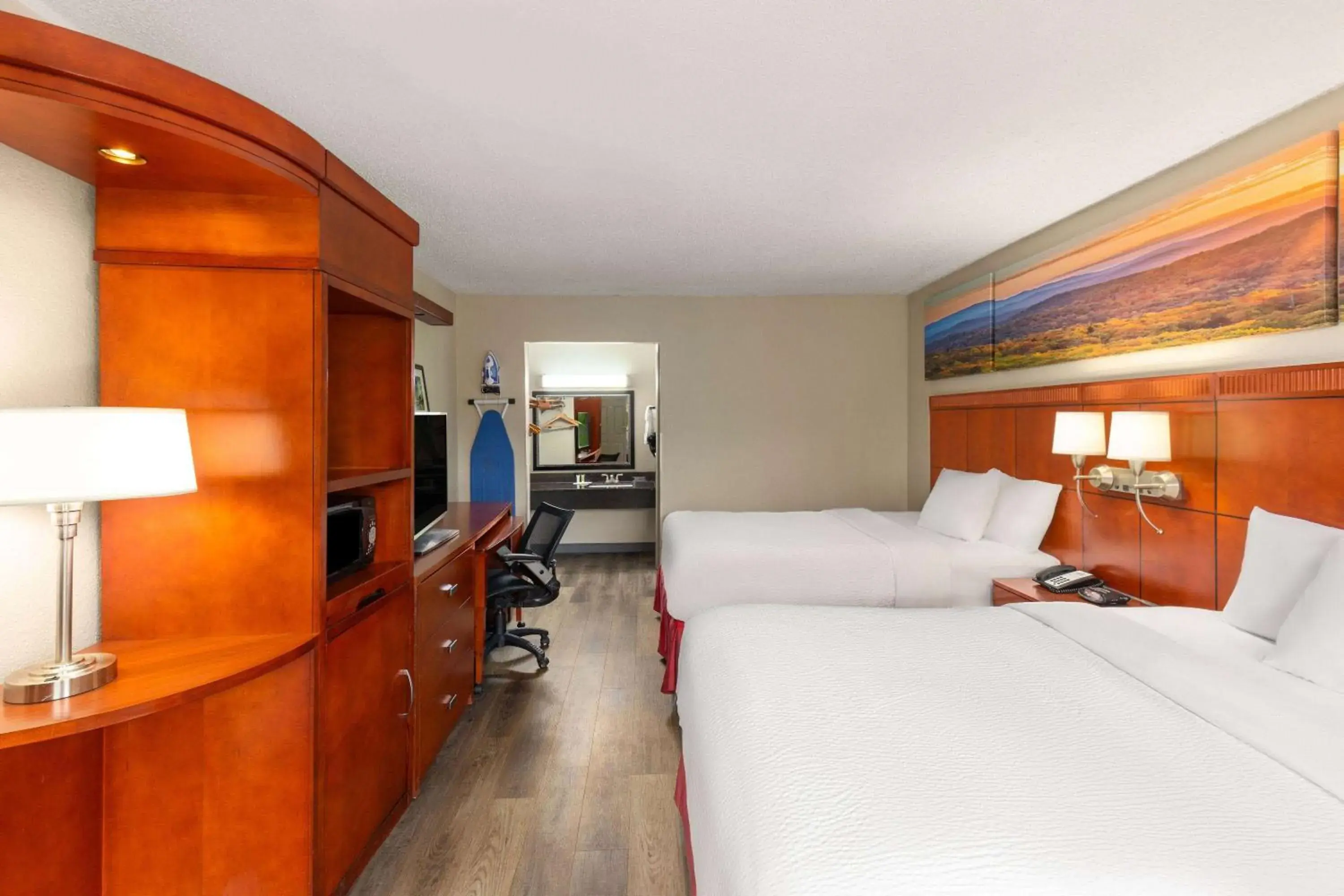 Photo of the whole room, Bed in Days Inn by Wyndham Knoxville East Photo of the whole room, Bed in Days Inn by Wyndham Knoxville East