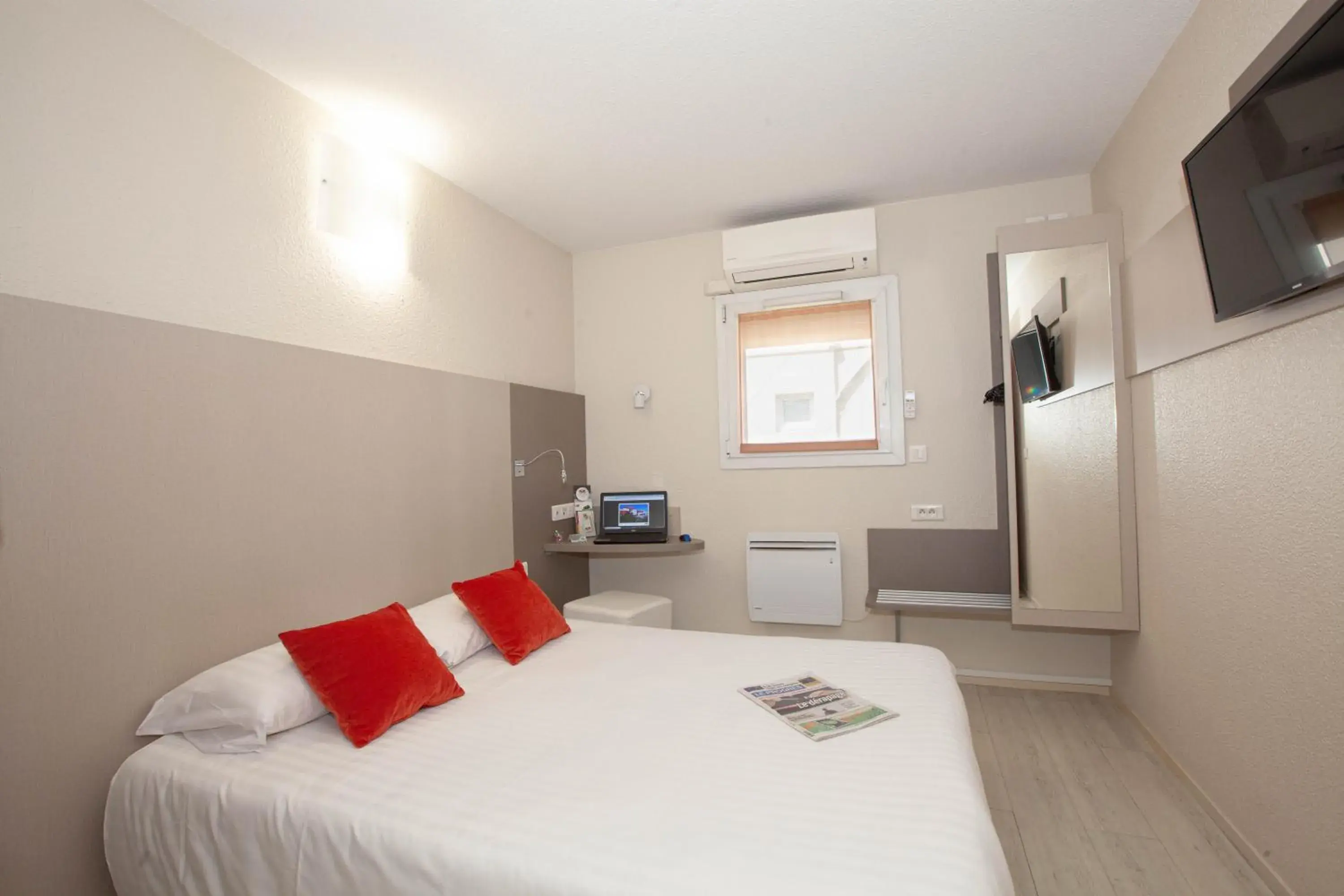 Bed in Best Hotel Lyon - Saint Priest Bed in Best Hotel Lyon - Saint Priest