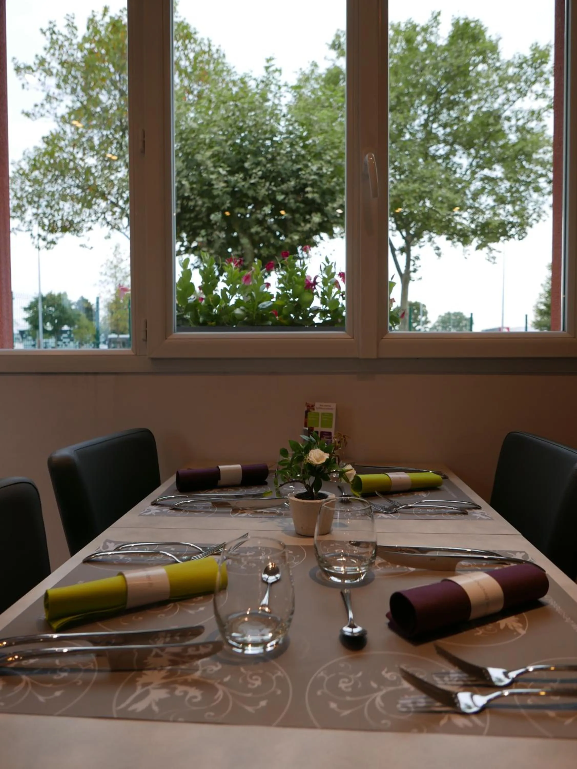 Restaurant/places to eat in Best Hotel Lyon - Saint Priest