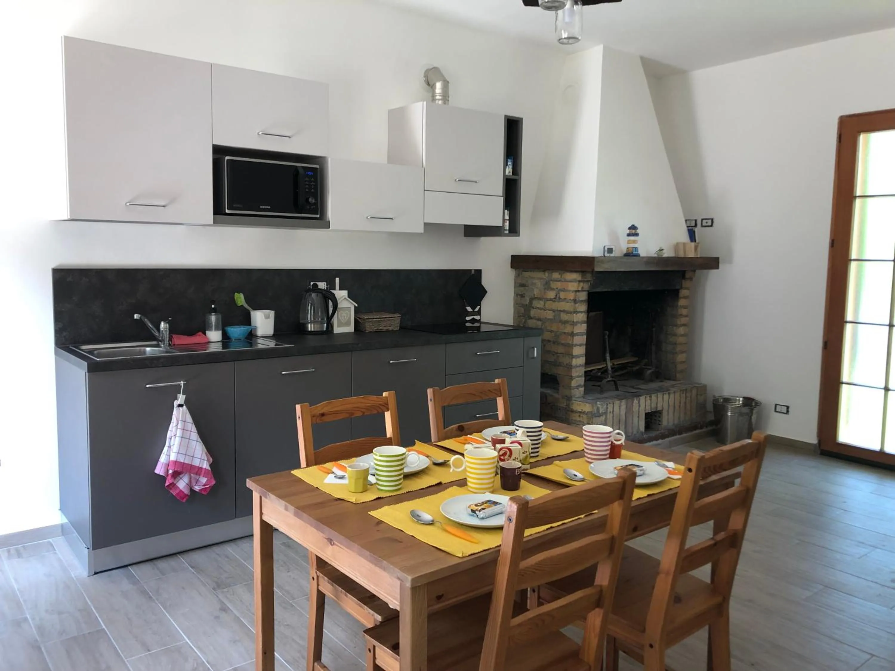 Kitchen or kitchenette in B&B Ollyfarm