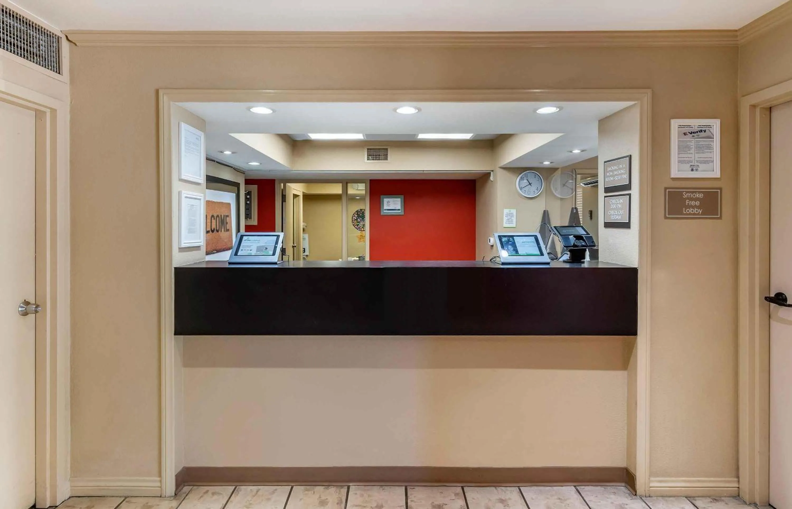 Lobby or reception in Extended Stay America Suites - San Francisco - San Carlos