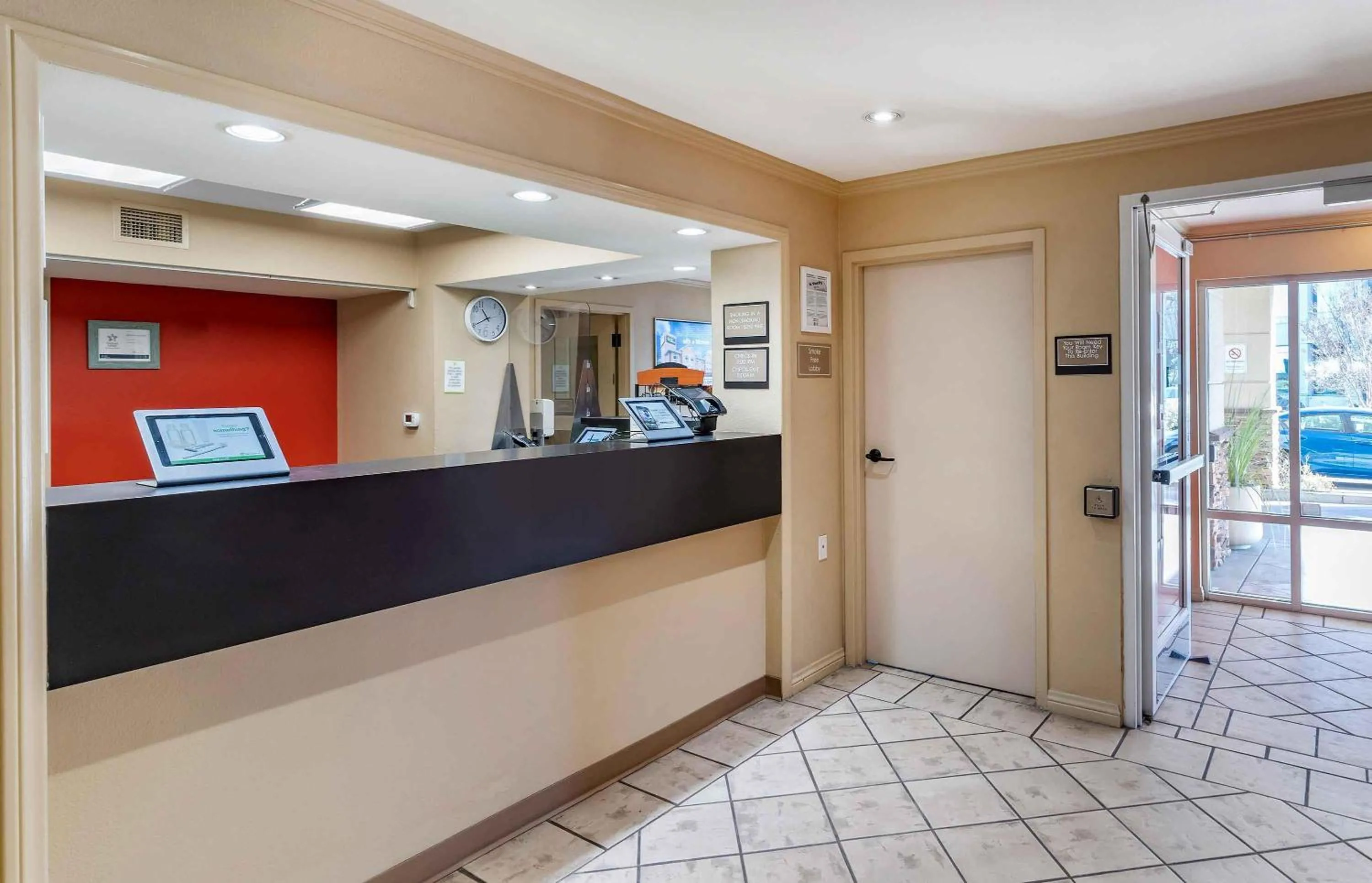 Lobby or reception in Extended Stay America Suites - San Francisco - San Carlos