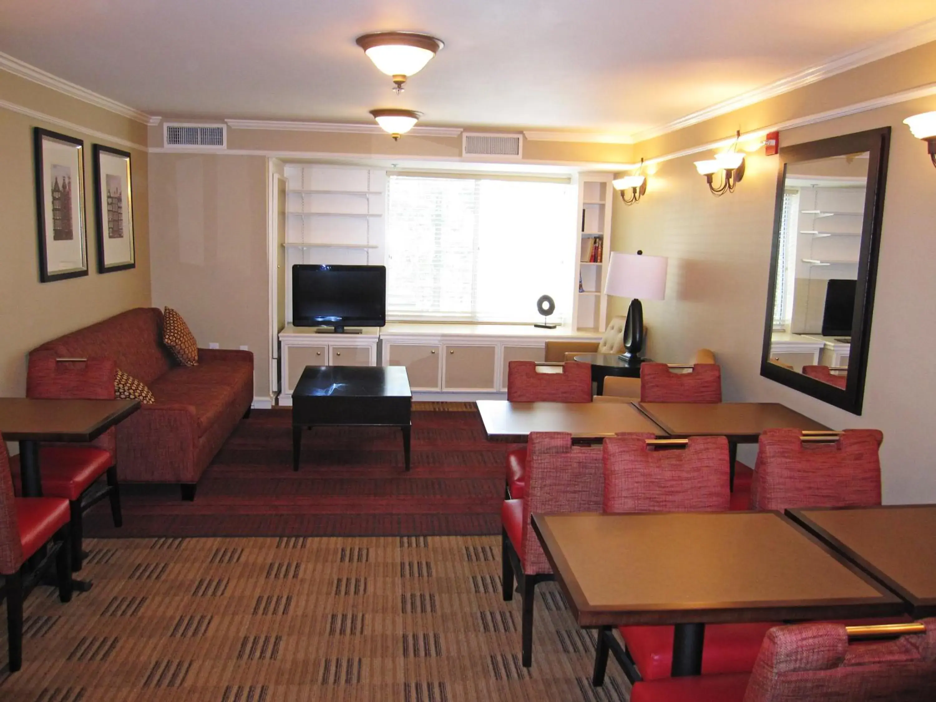 Lounge or bar in Extended Stay America Suites - San Francisco - San Carlos Lounge or bar in Extended Stay America Suites - San Francisco - San Carlos