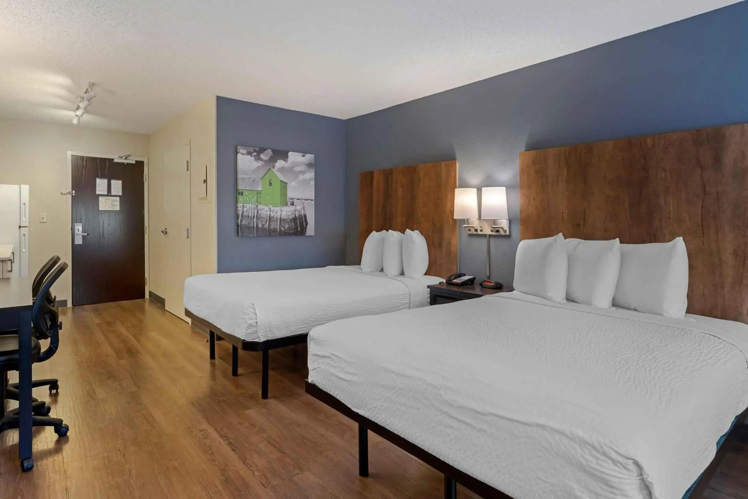 Studio with 2 Queen Beds - Non-Smoking in Extended Stay America Suites - San Francisco - San Carlos Studio with 2 Queen Beds - Non-Smoking in Extended Stay America Suites - San Francisco - San Carlos