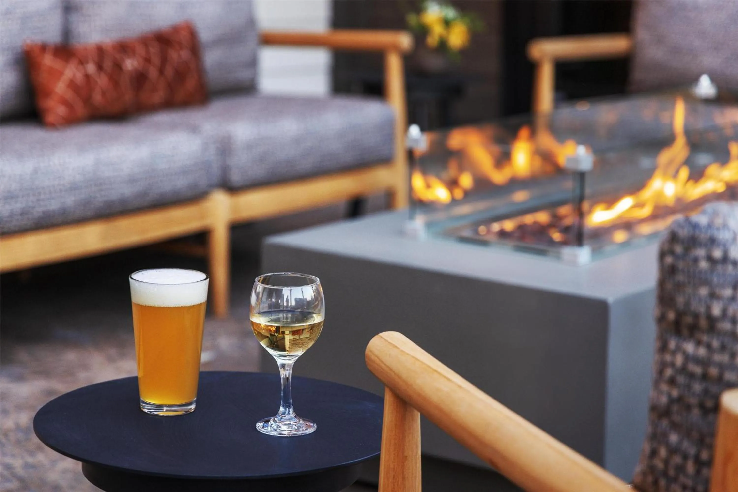 Restaurant/places to eat in Starlite Yellowstone, Tapestry Collection by Hilton