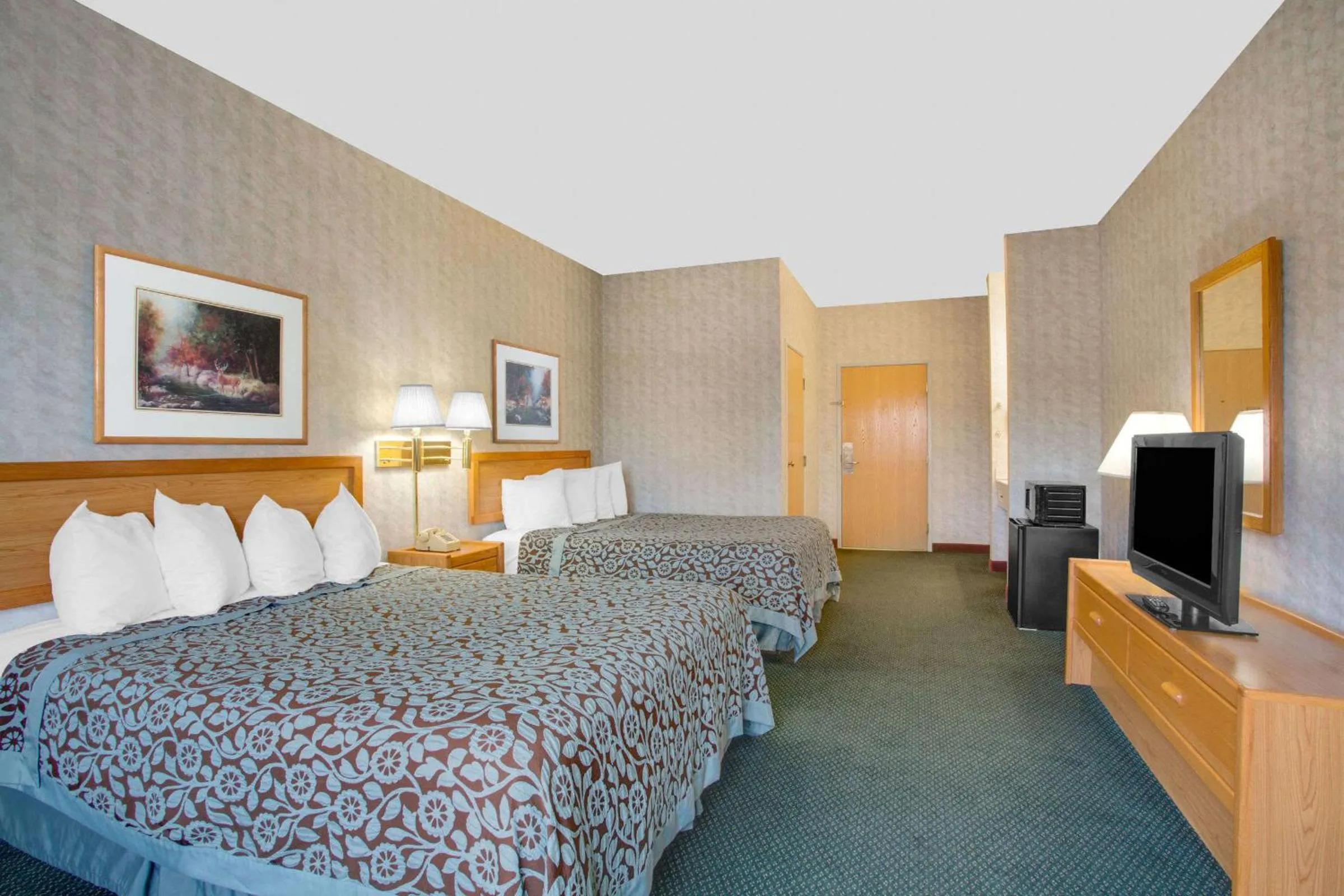 Bedroom in Days Inn by Wyndham West Yellowstone