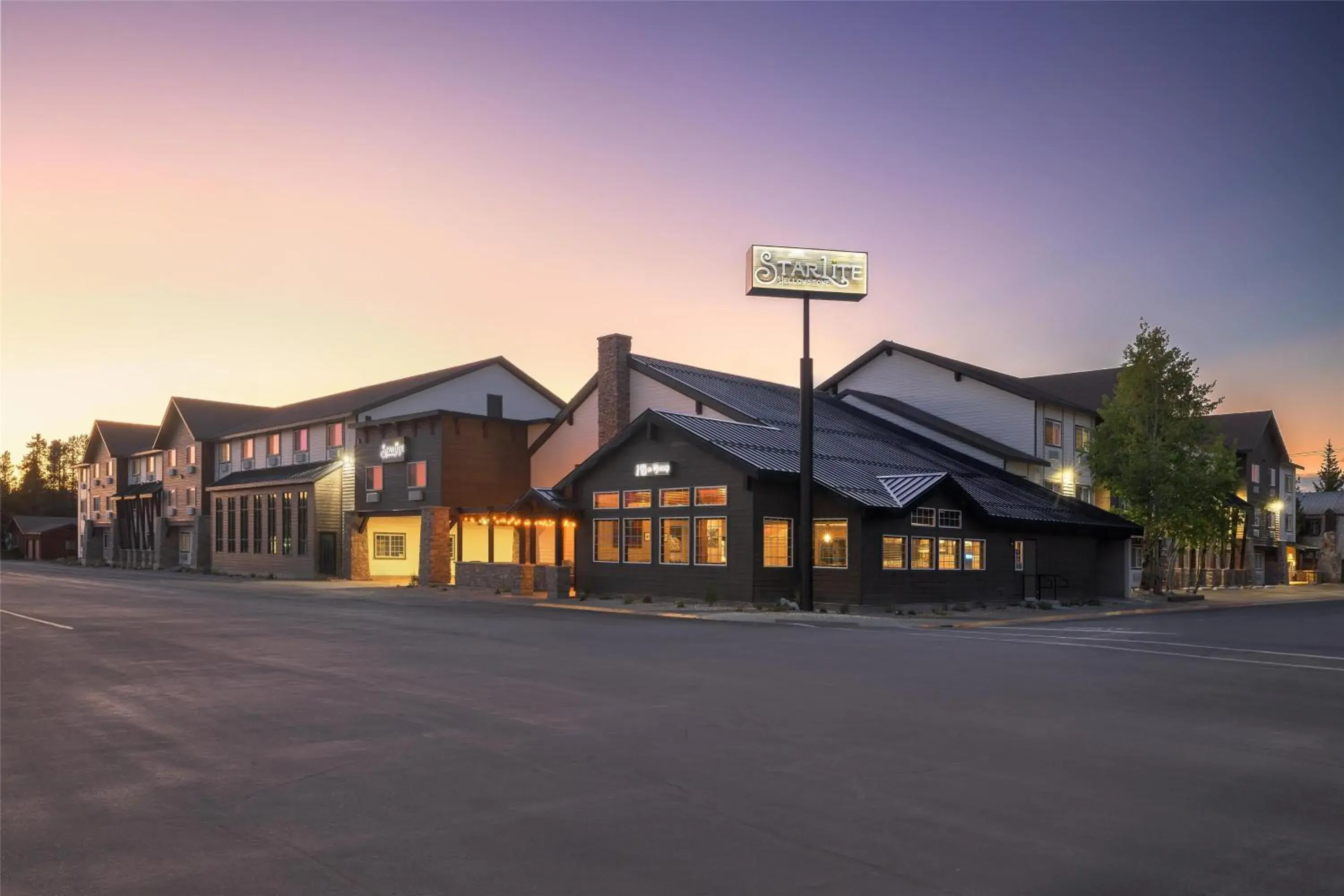 Property building in Starlite Yellowstone, Tapestry Collection by Hilton Property building in Starlite Yellowstone, Tapestry Collection by Hilton