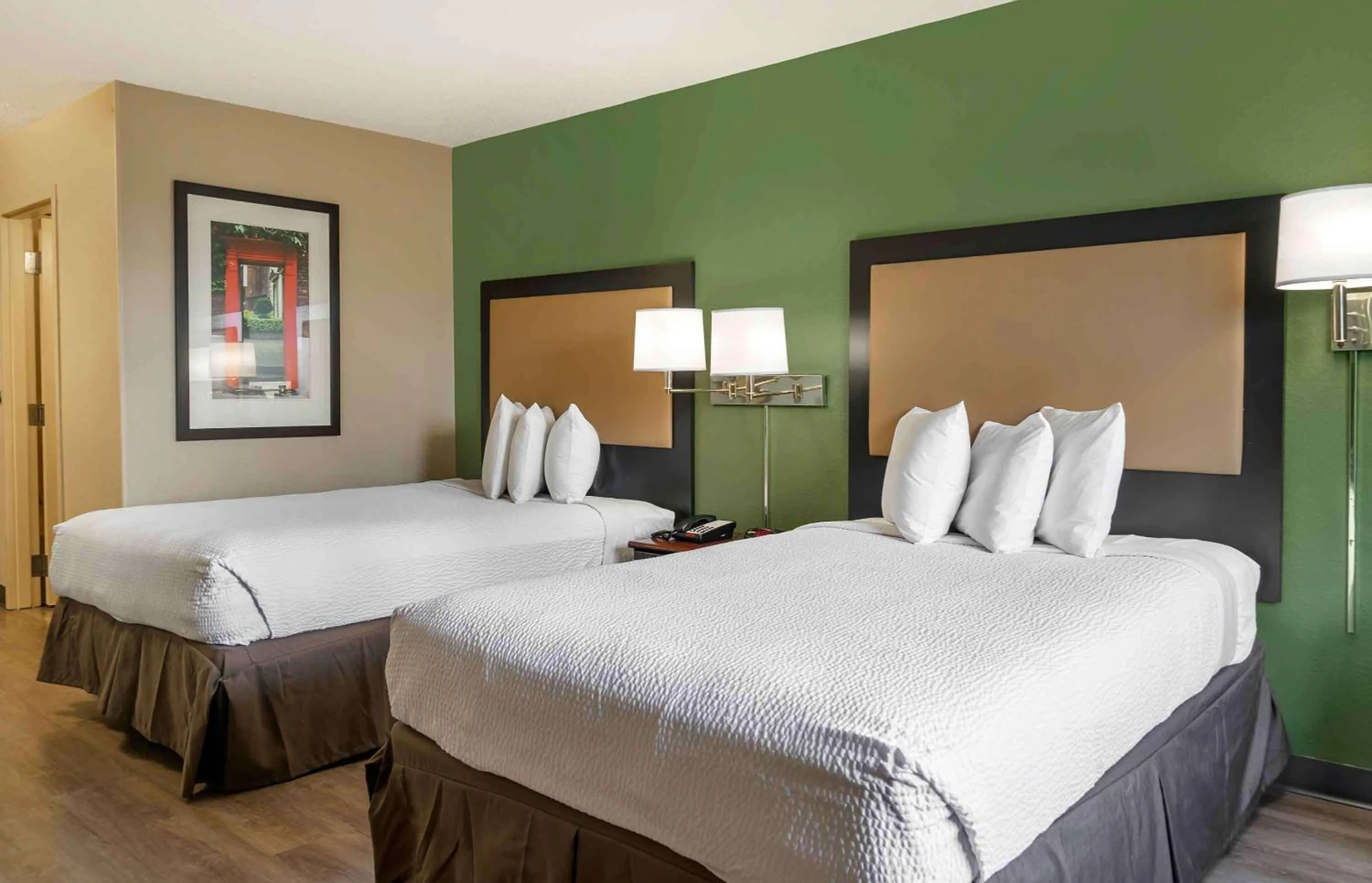Bedroom, Bed in Extended Stay America Select Suites - Detroit - Sterling Heights