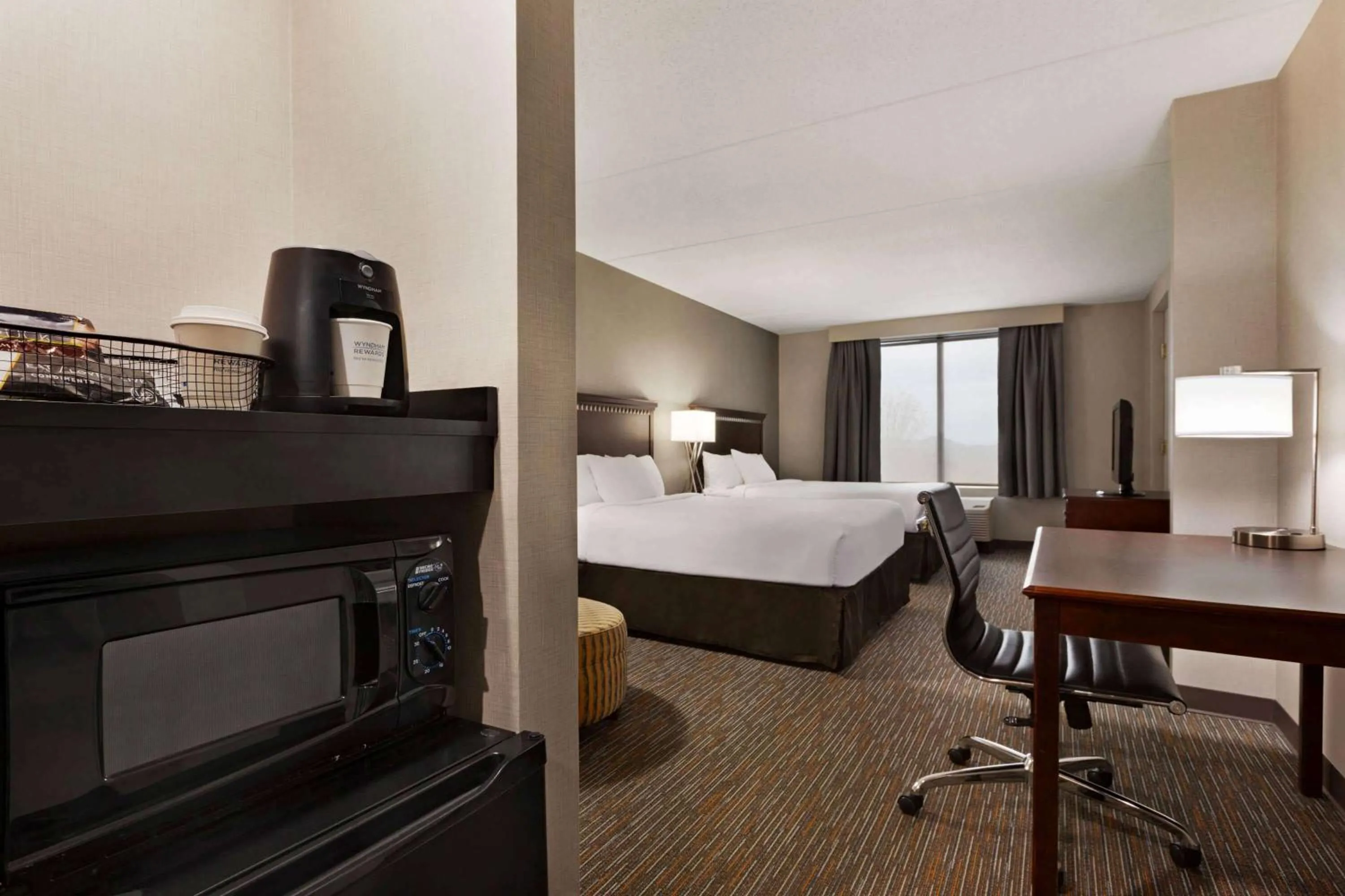 Photo of the whole room, Bed in Wingate by Wyndham Bridgeport Clarksburg