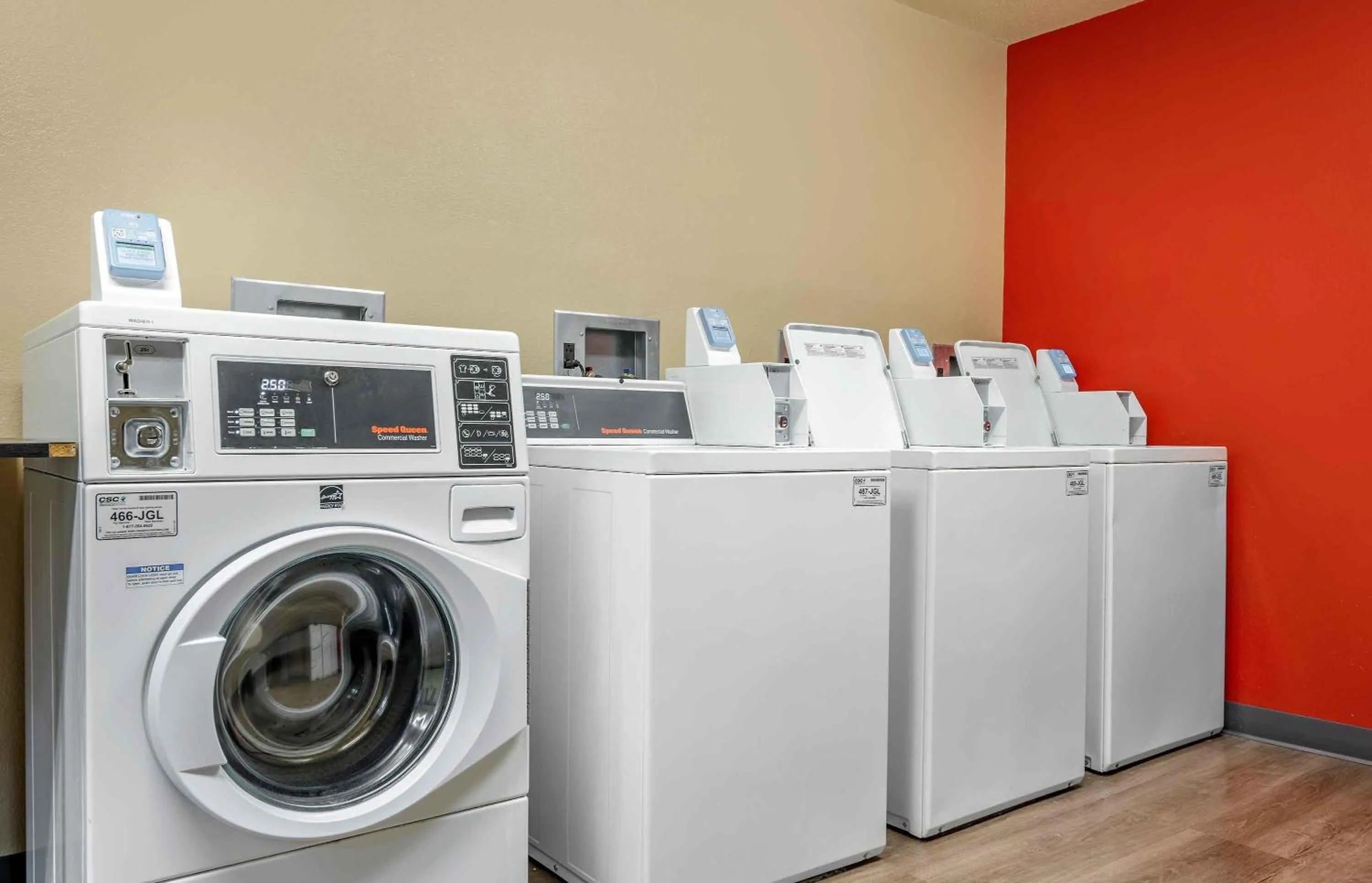 Property building in Extended Stay America Suites - Pittsburgh - Carnegie