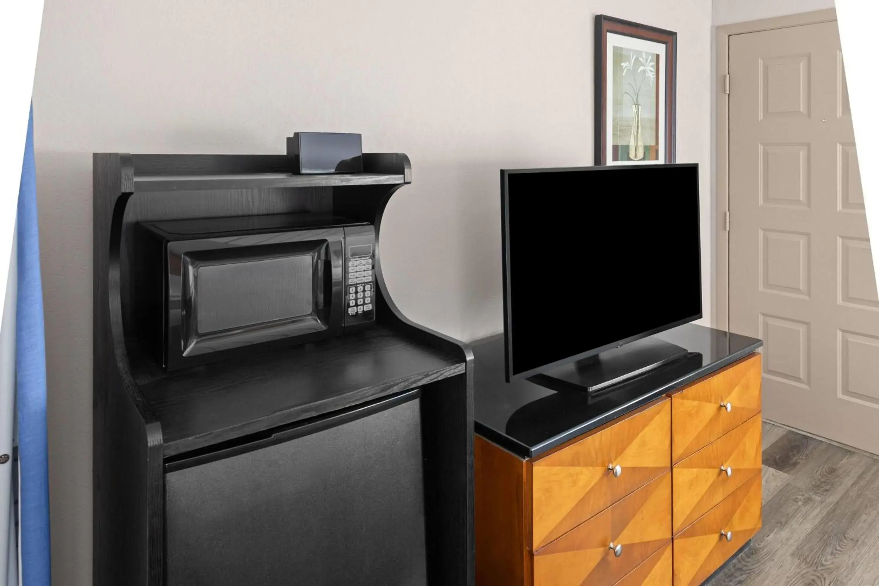 Photo of the whole room in Baymont by Wyndham Knoxville I-75 Photo of the whole room in Baymont by Wyndham Knoxville I-75