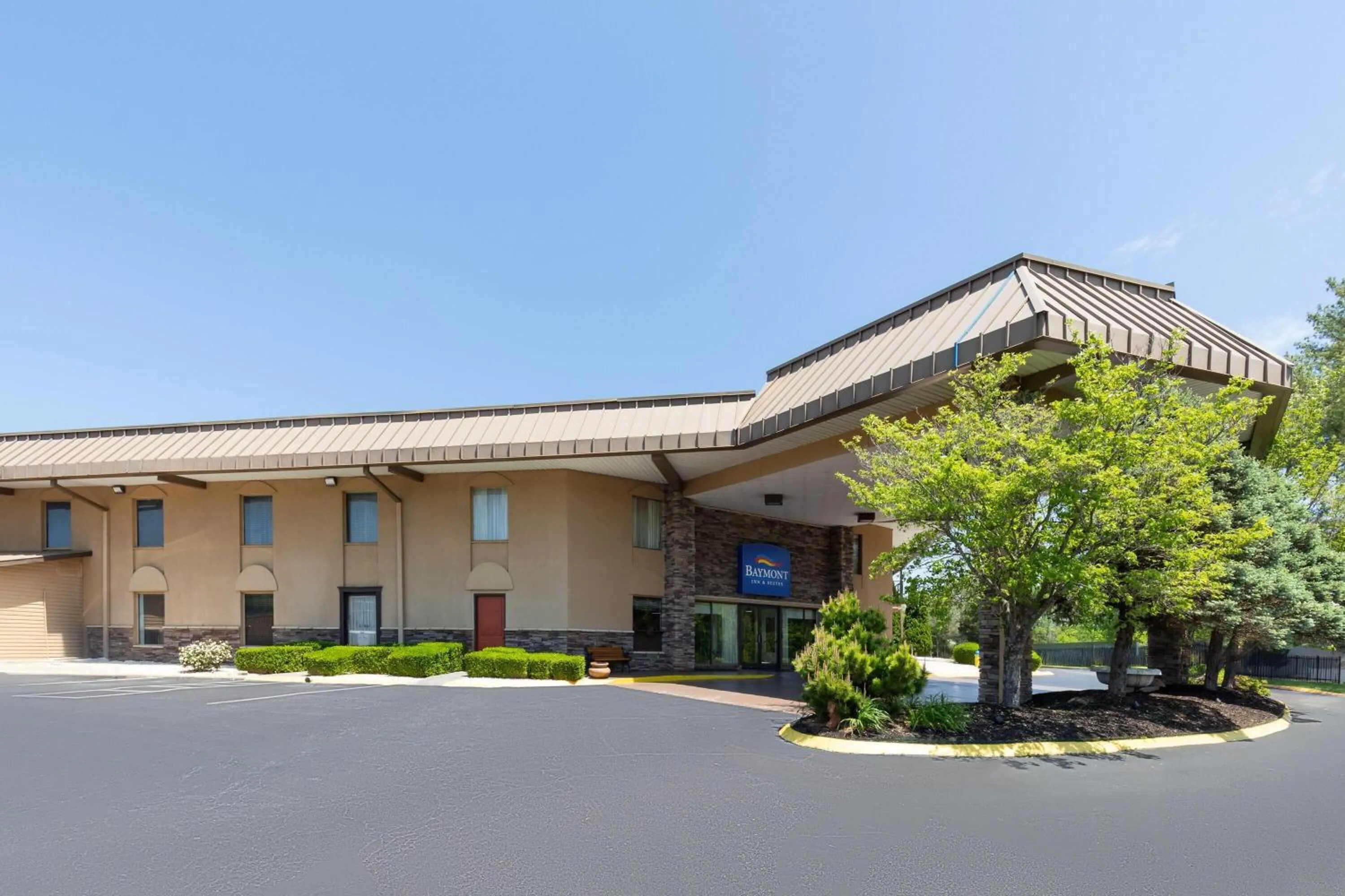 Property building in Baymont by Wyndham Knoxville I-75