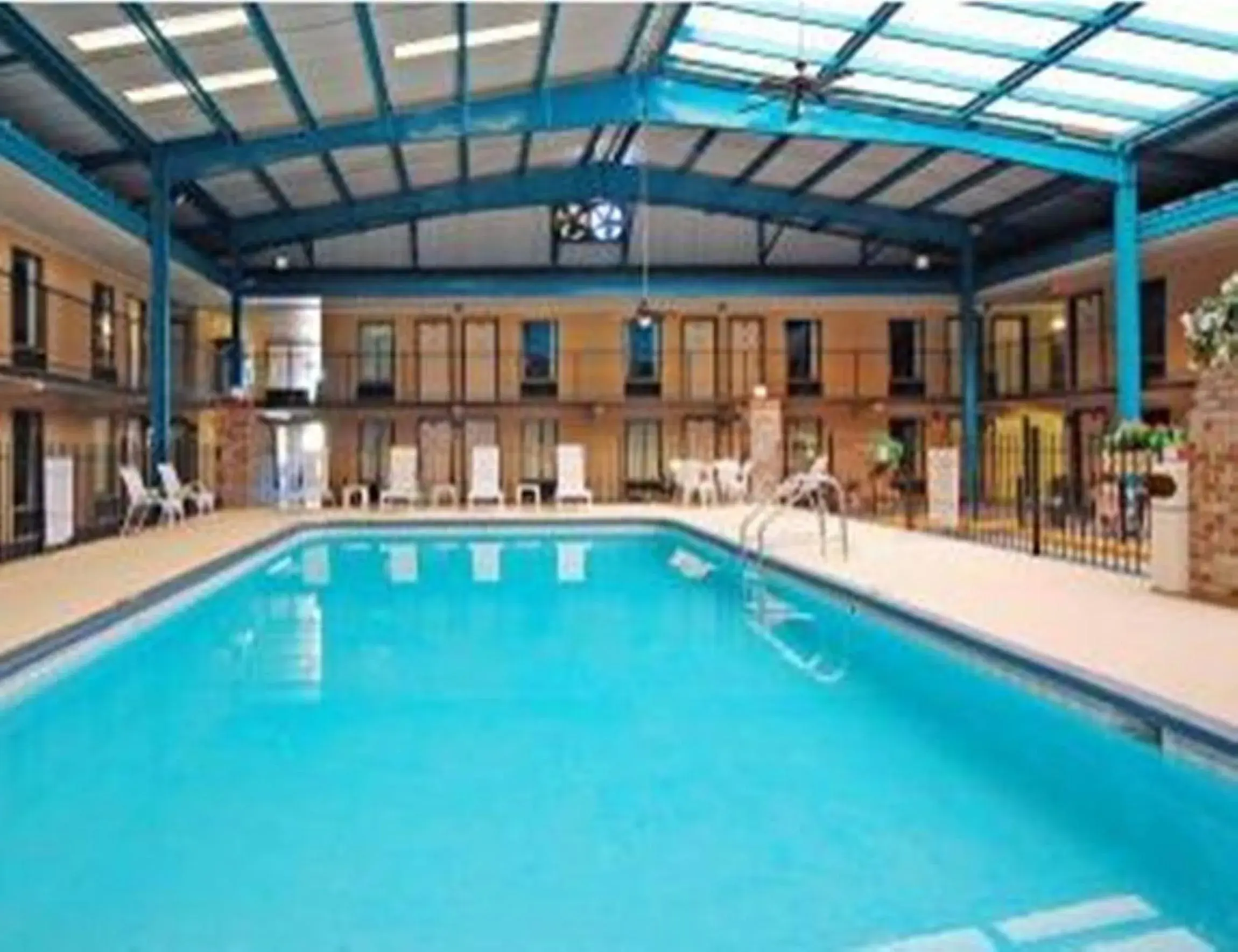 Swimming pool in Baymont by Wyndham Knoxville I-75 Swimming pool in Baymont by Wyndham Knoxville I-75