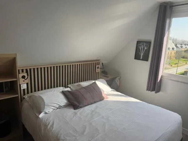 Bed in The Originals Boutique, Hôtel Les Quatre Salines, Le Mont Saint-Michel Sud