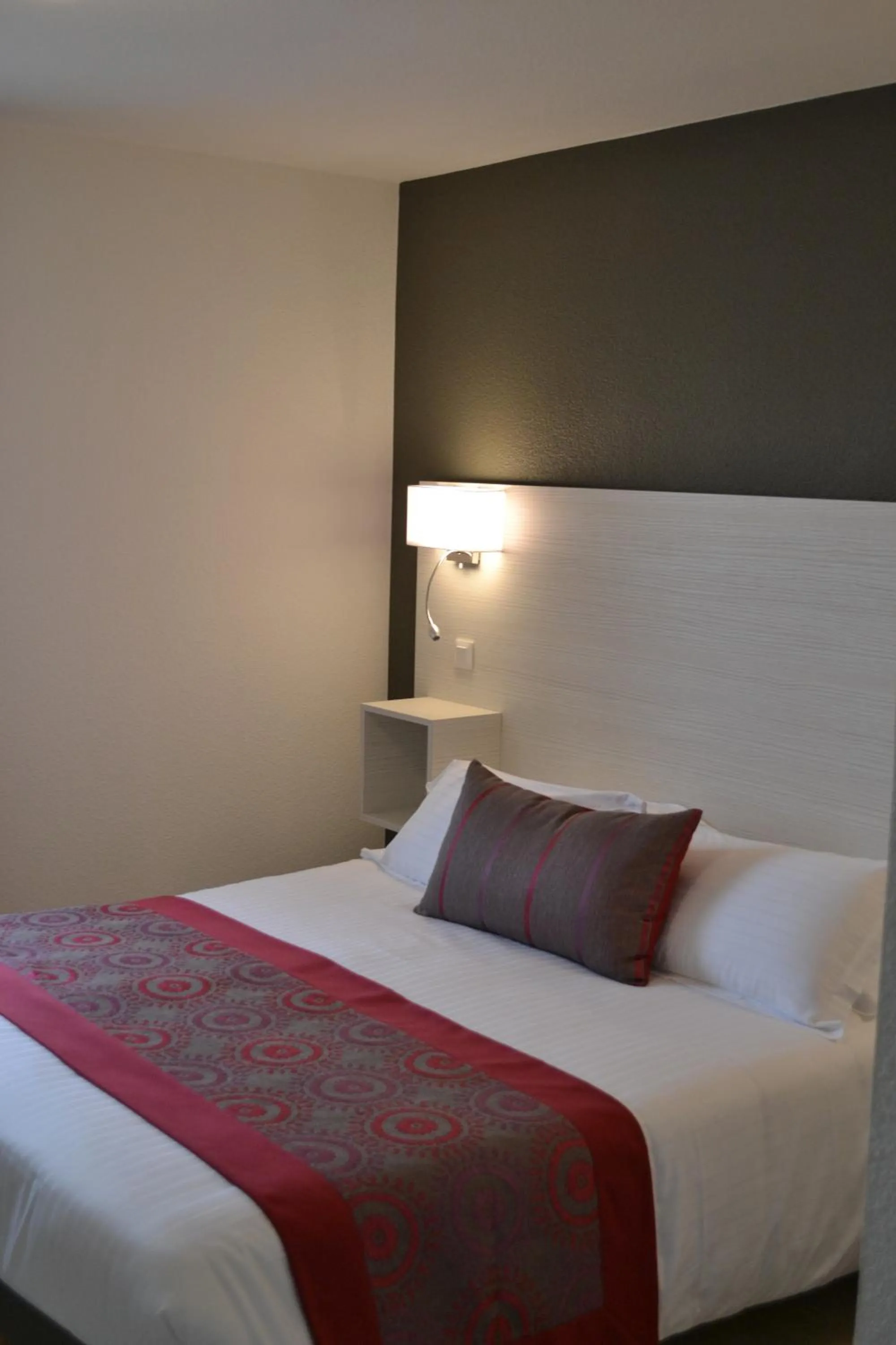 Bed in The Originals Boutique, Hôtel Les Quatre Salines, Le Mont Saint-Michel Sud