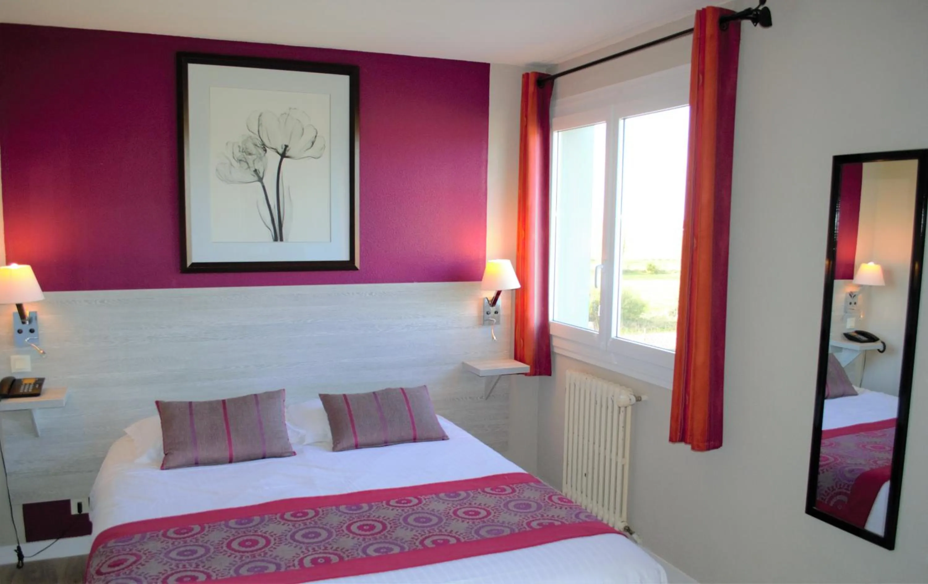 Bed in The Originals Boutique, Hôtel Les Quatre Salines, Le Mont Saint-Michel Sud