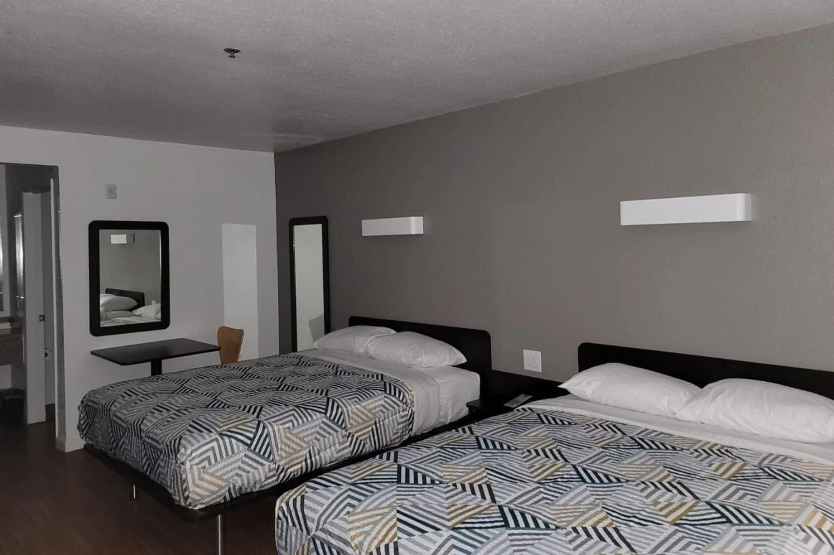 Bedroom, Bed in Rodeway Inn & Suites Thousand Palms - Rancho Mirage
