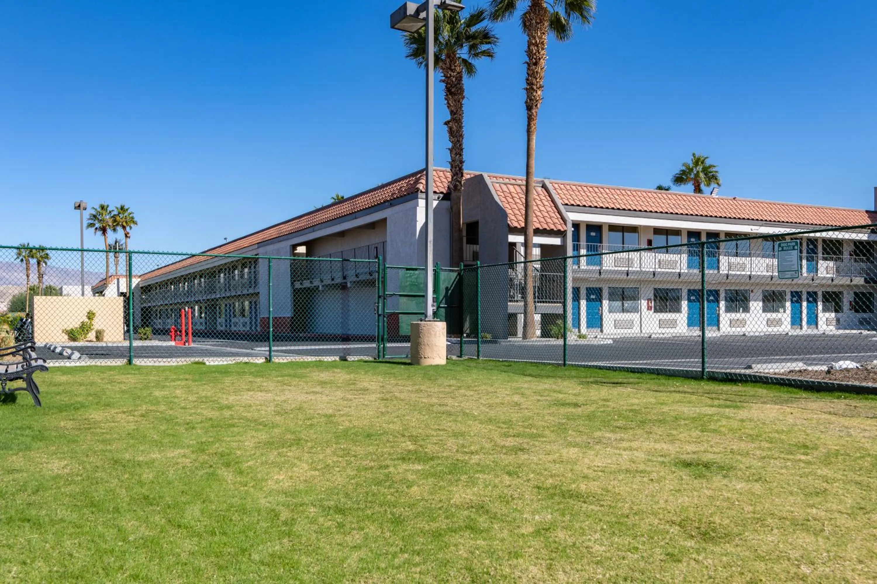 Property building in Rodeway Inn & Suites Thousand Palms - Rancho Mirage