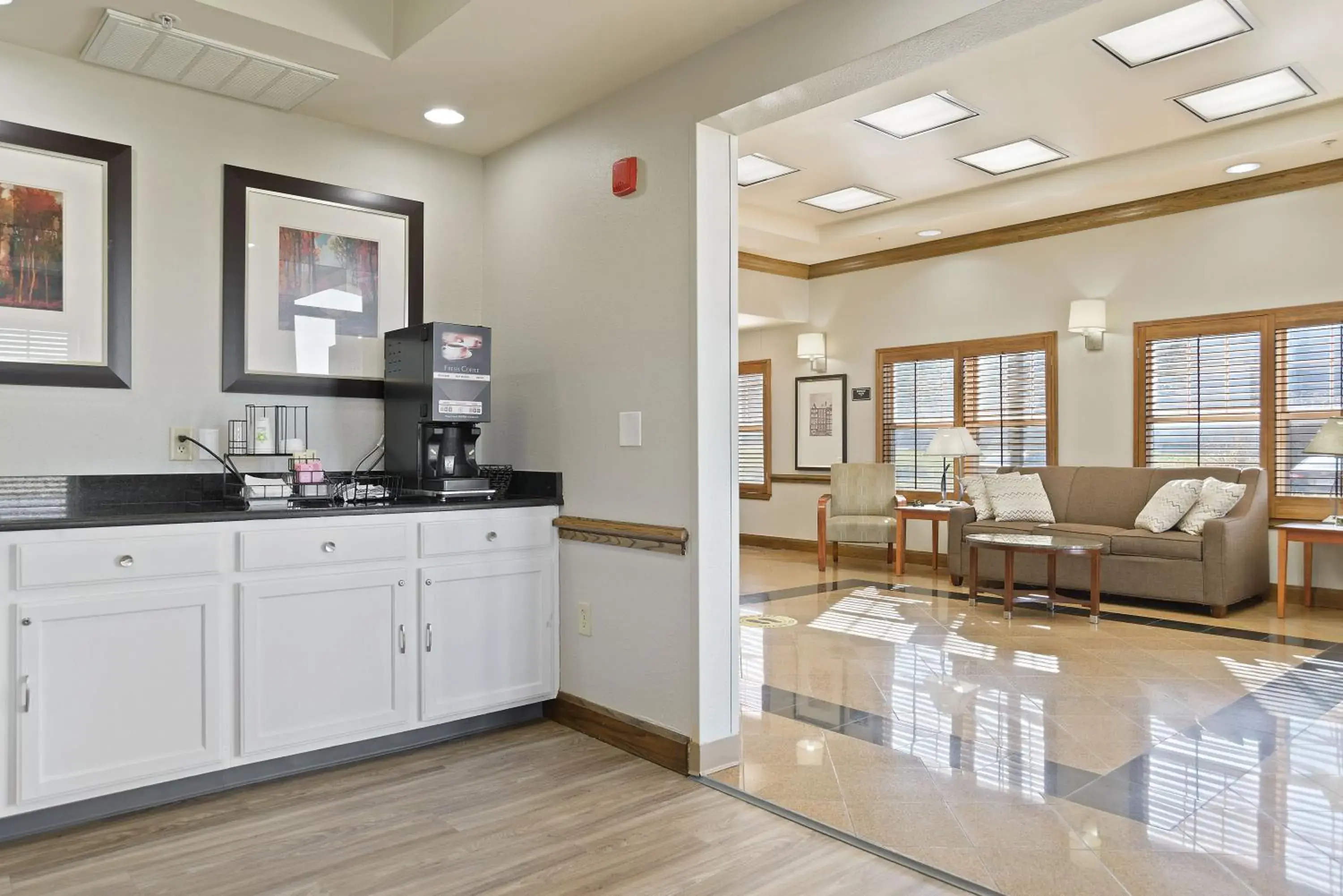 Breakfast in Extended Stay America Suites - Kansas City - Lenexa - 87th St Breakfast in Extended Stay America Suites - Kansas City - Lenexa - 87th St