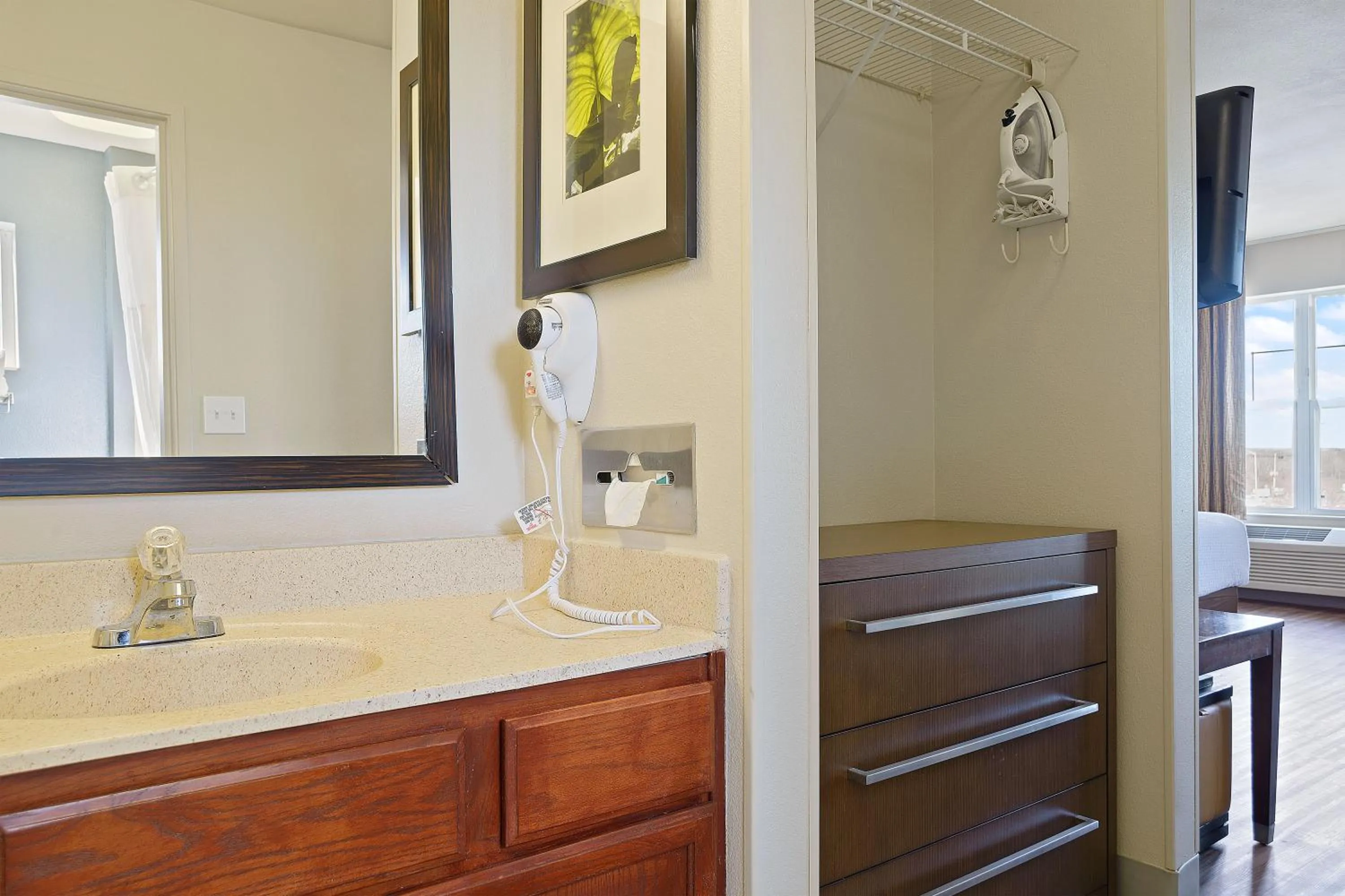 Bathroom in Extended Stay America Suites - Kansas City - Lenexa - 87th St