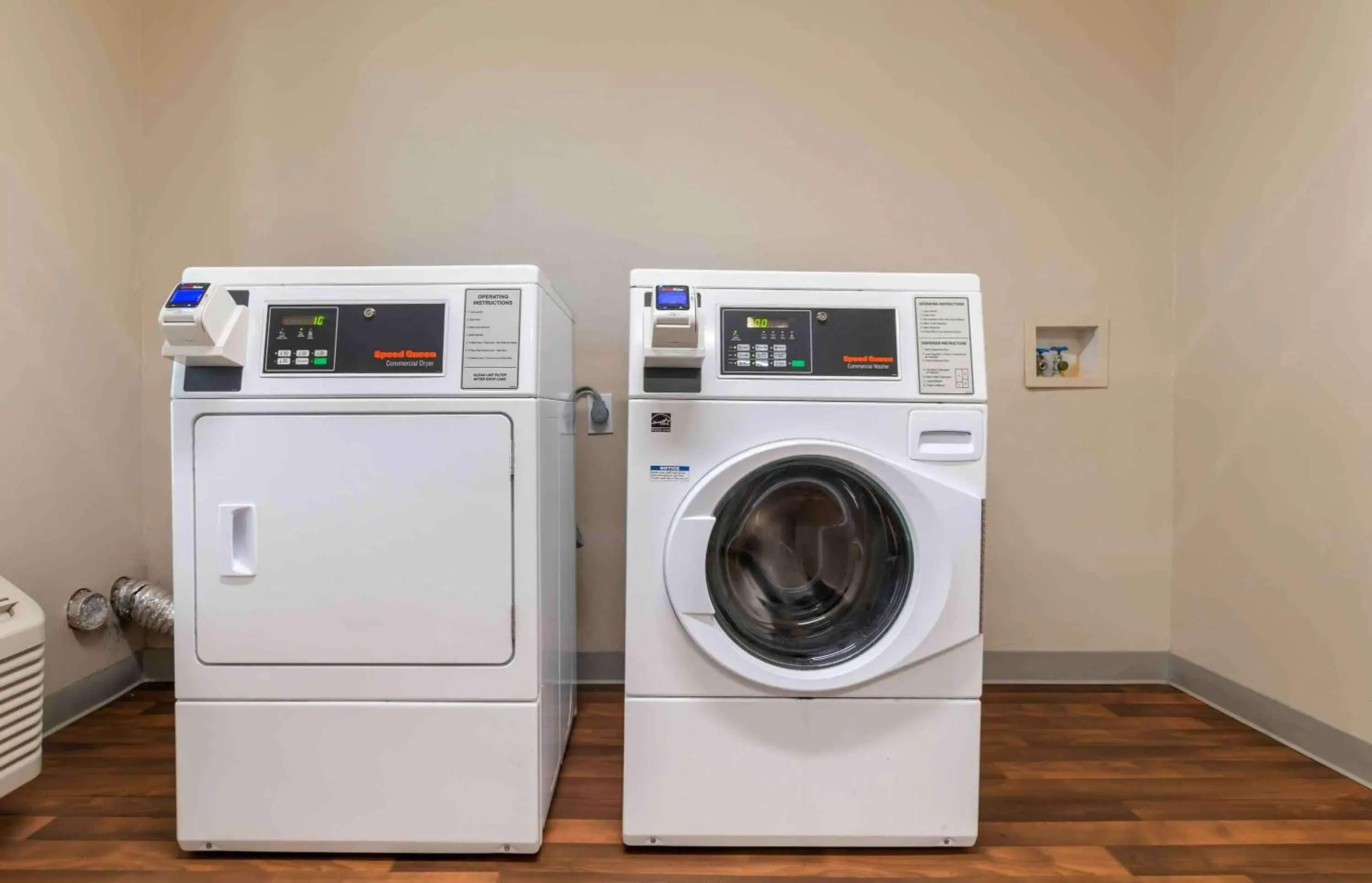 Property building in Extended Stay America Suites - Kansas City - Lenexa - 87th St Property building in Extended Stay America Suites - Kansas City - Lenexa - 87th St