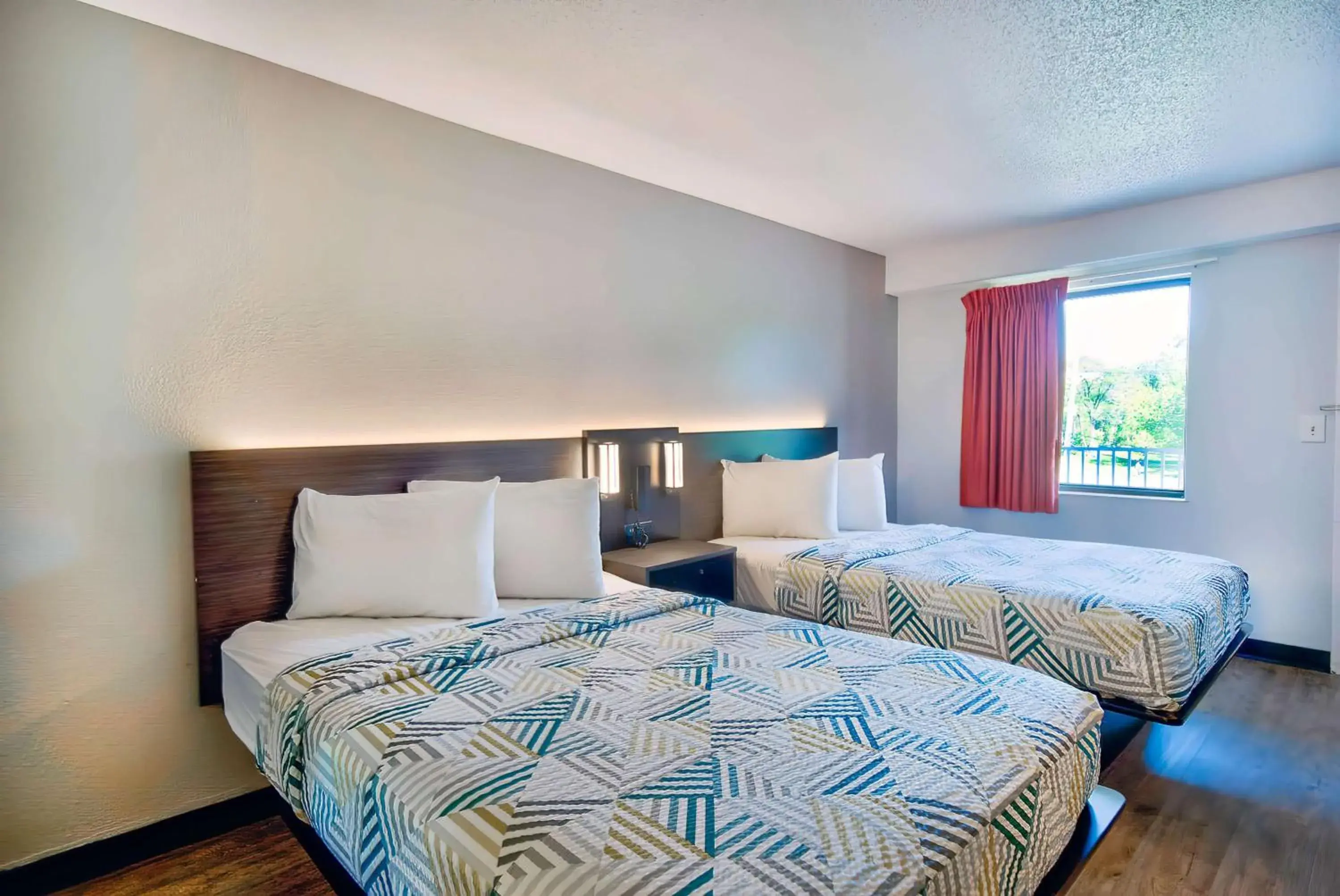 Bedroom, Bed in Motel 6-Warren, MI - Detroit East