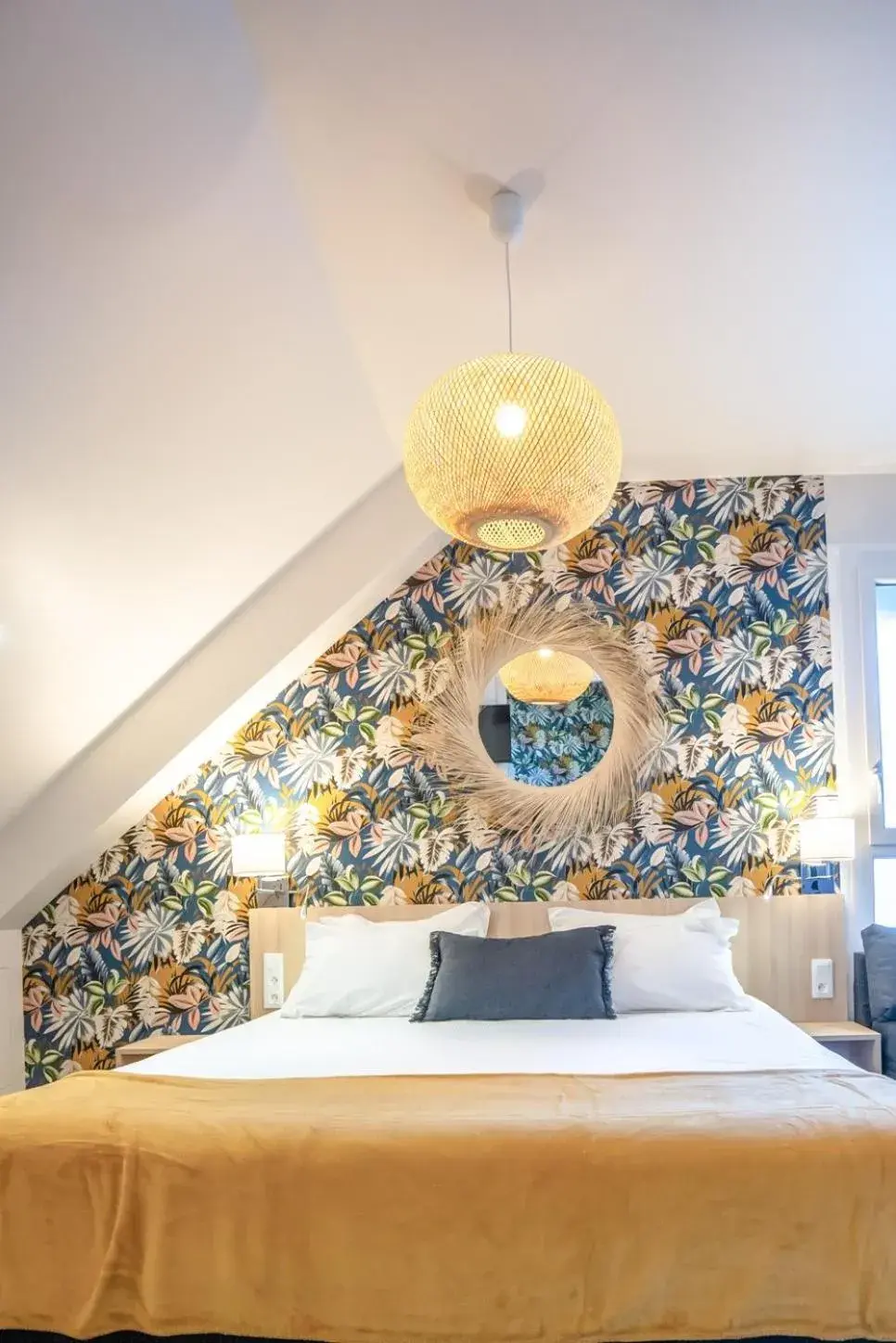 Property building, Bed in Logis, Hôtel Au Chêne Vert, Saint-Brieuc Nord Property building, Bed in Logis, Hôtel Au Chêne Vert, Saint-Brieuc Nord