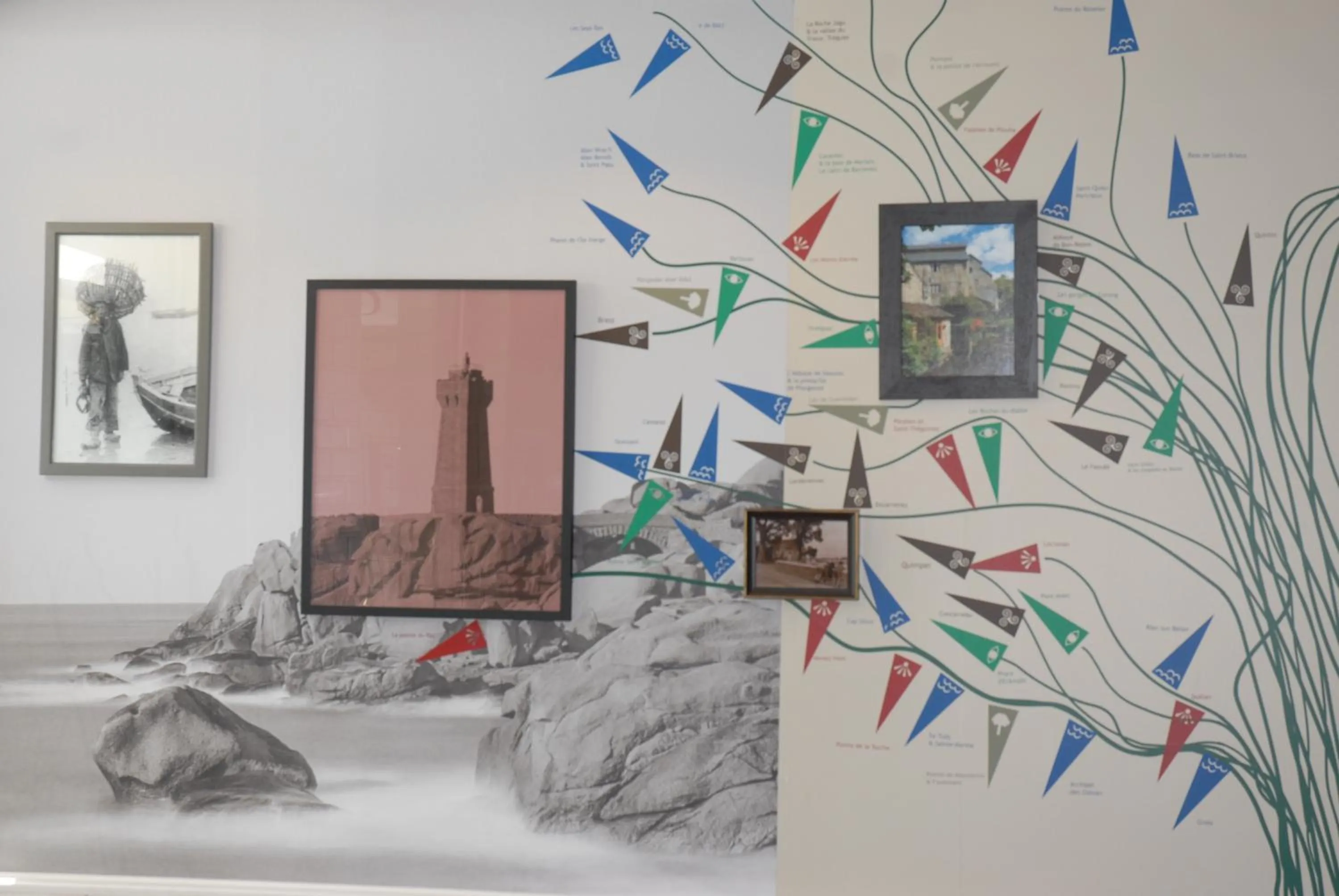 Decorative detail in Logis, Hôtel Au Chêne Vert, Saint-Brieuc Nord