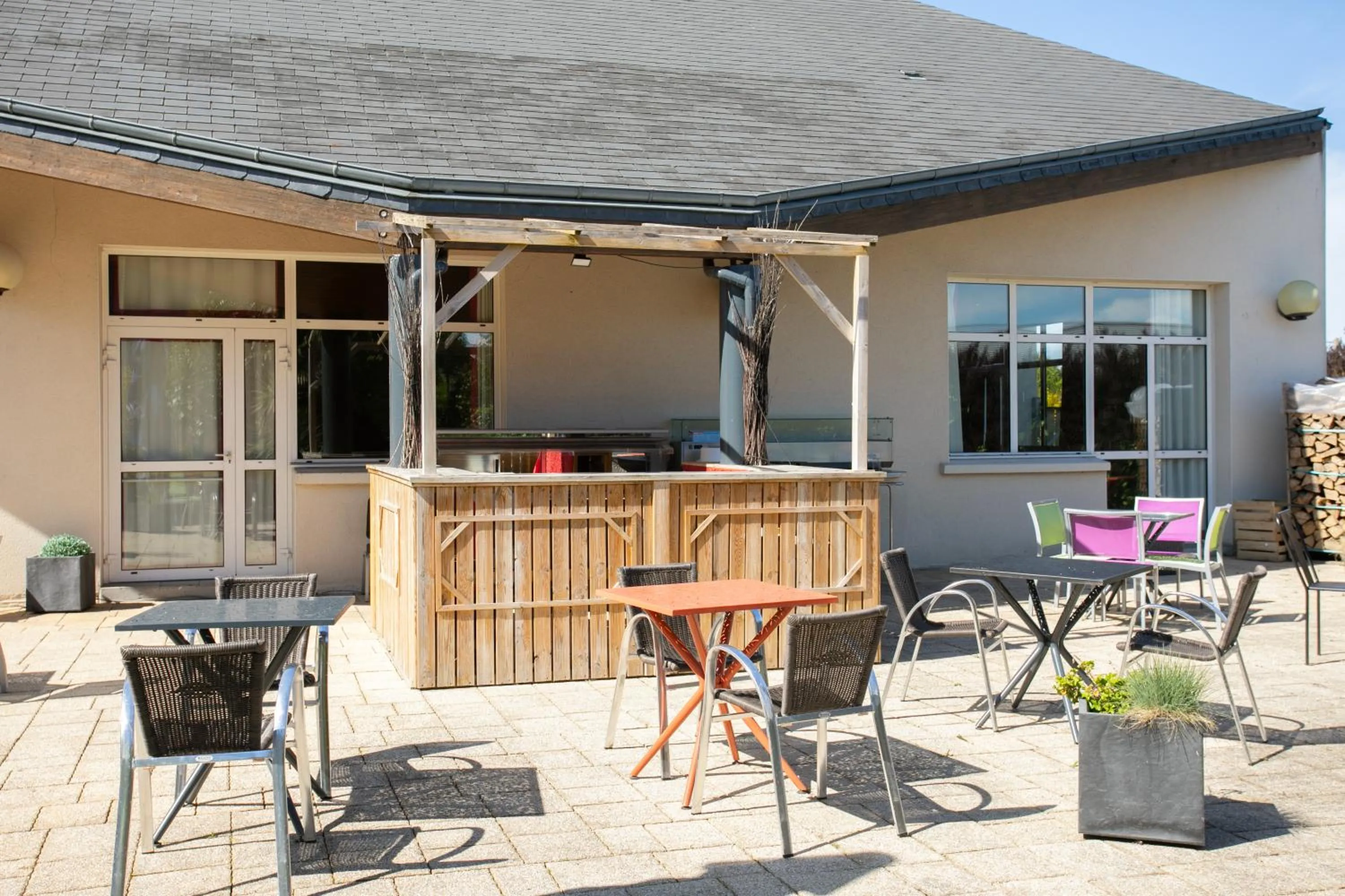 Balcony/Terrace in Logis, Hôtel Au Chêne Vert, Saint-Brieuc Nord