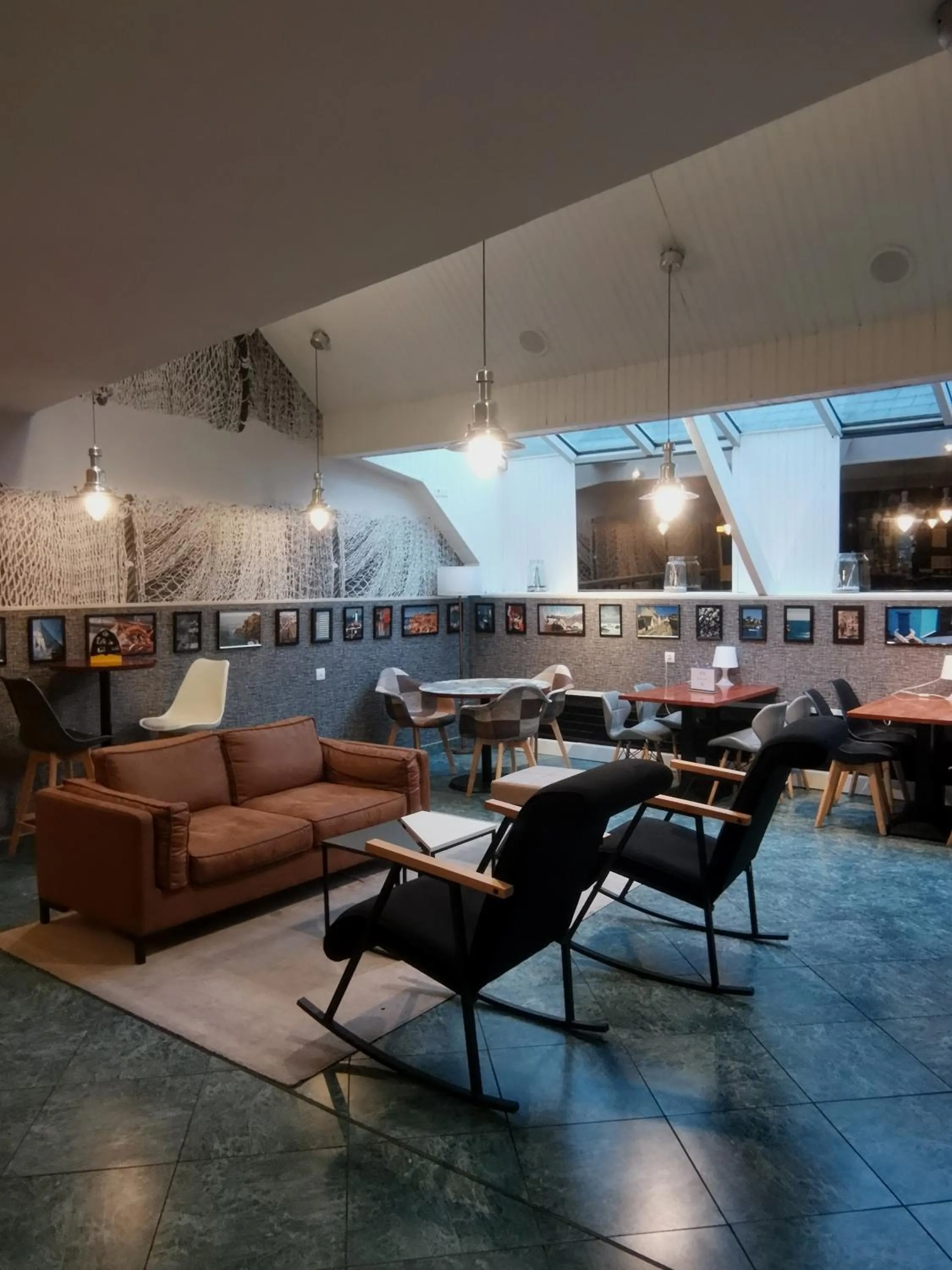 Seating area in Logis, Hôtel Au Chêne Vert, Saint-Brieuc Nord