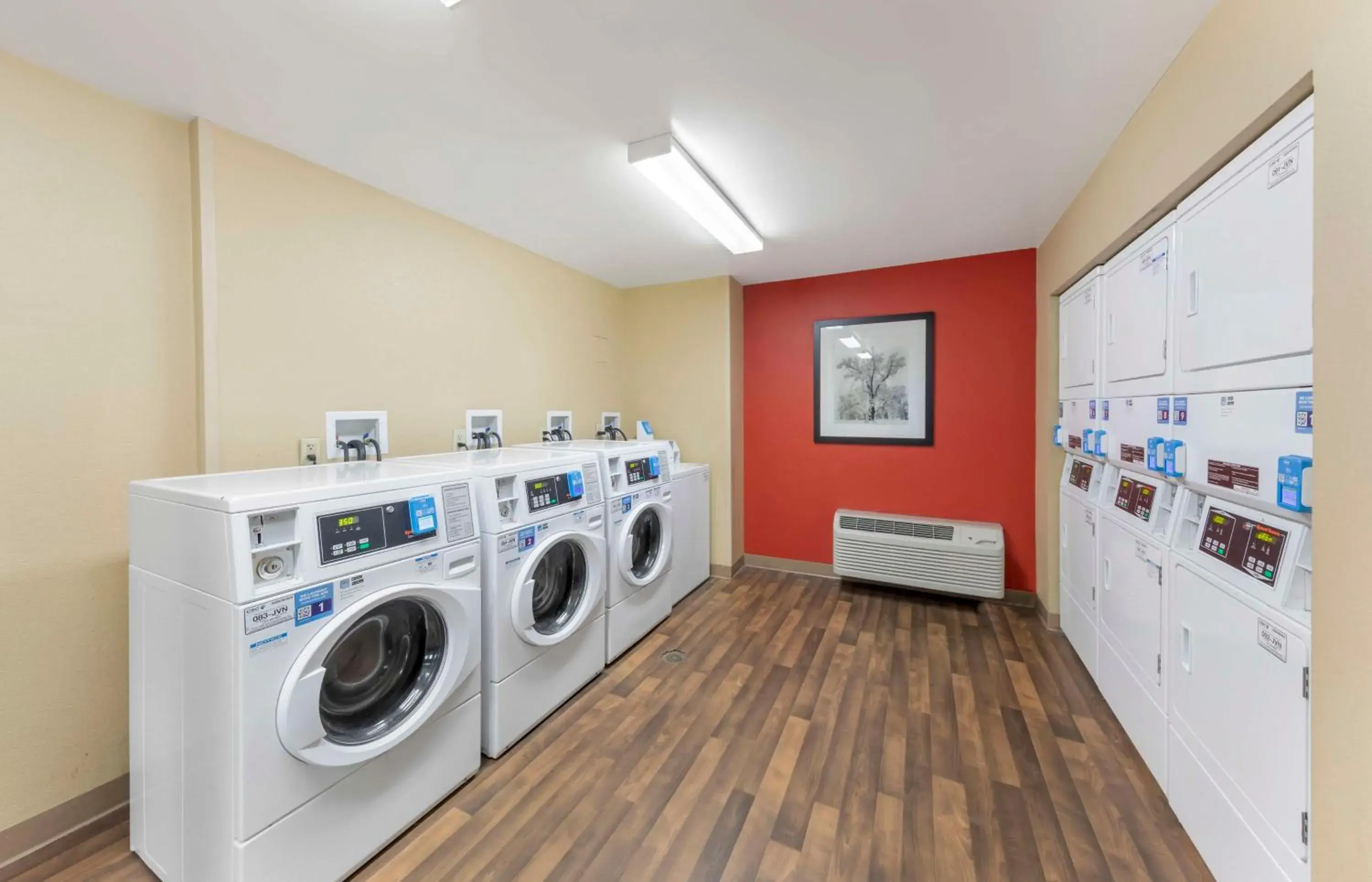 Property building in Extended Suites - Yorba Linda Property building in Extended Suites - Yorba Linda