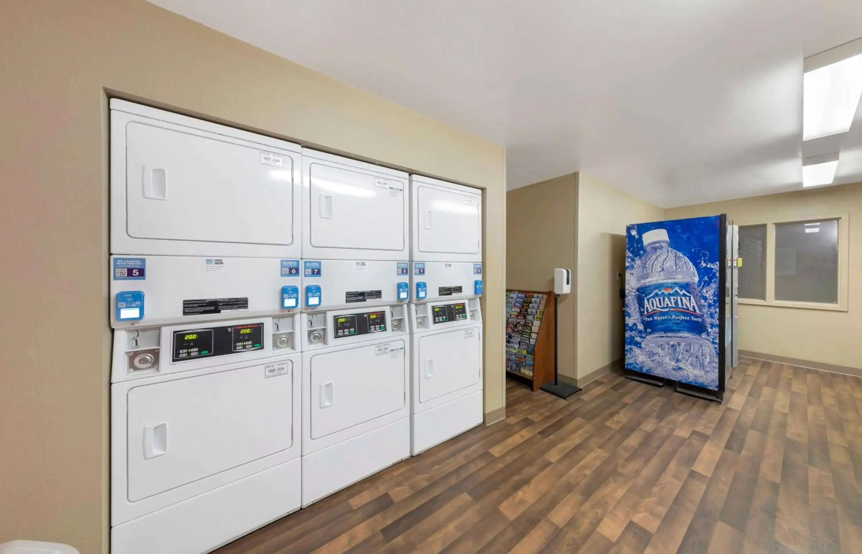 Property building in Extended Suites - Yorba Linda Property building in Extended Suites - Yorba Linda