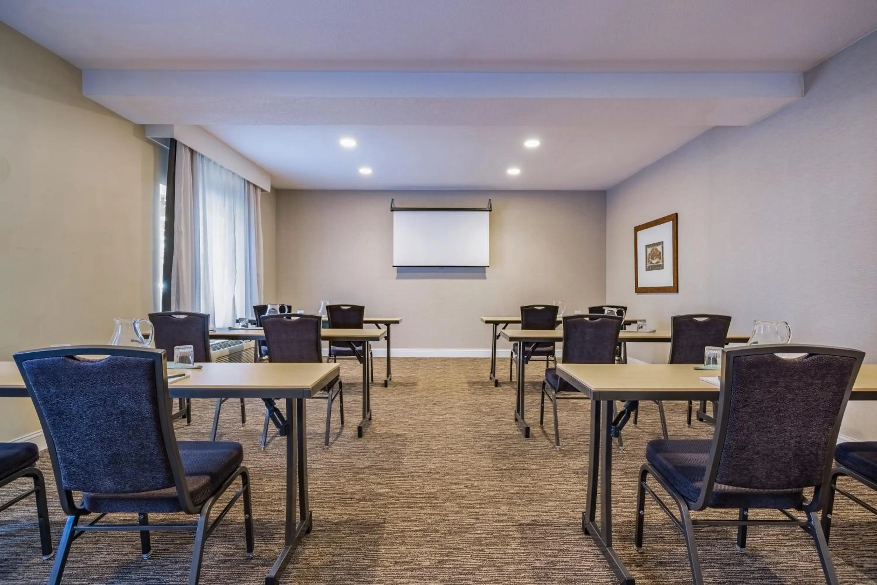 Meeting/conference room in The Newberry Hotel Bend, Tapestry Collection by Hilton