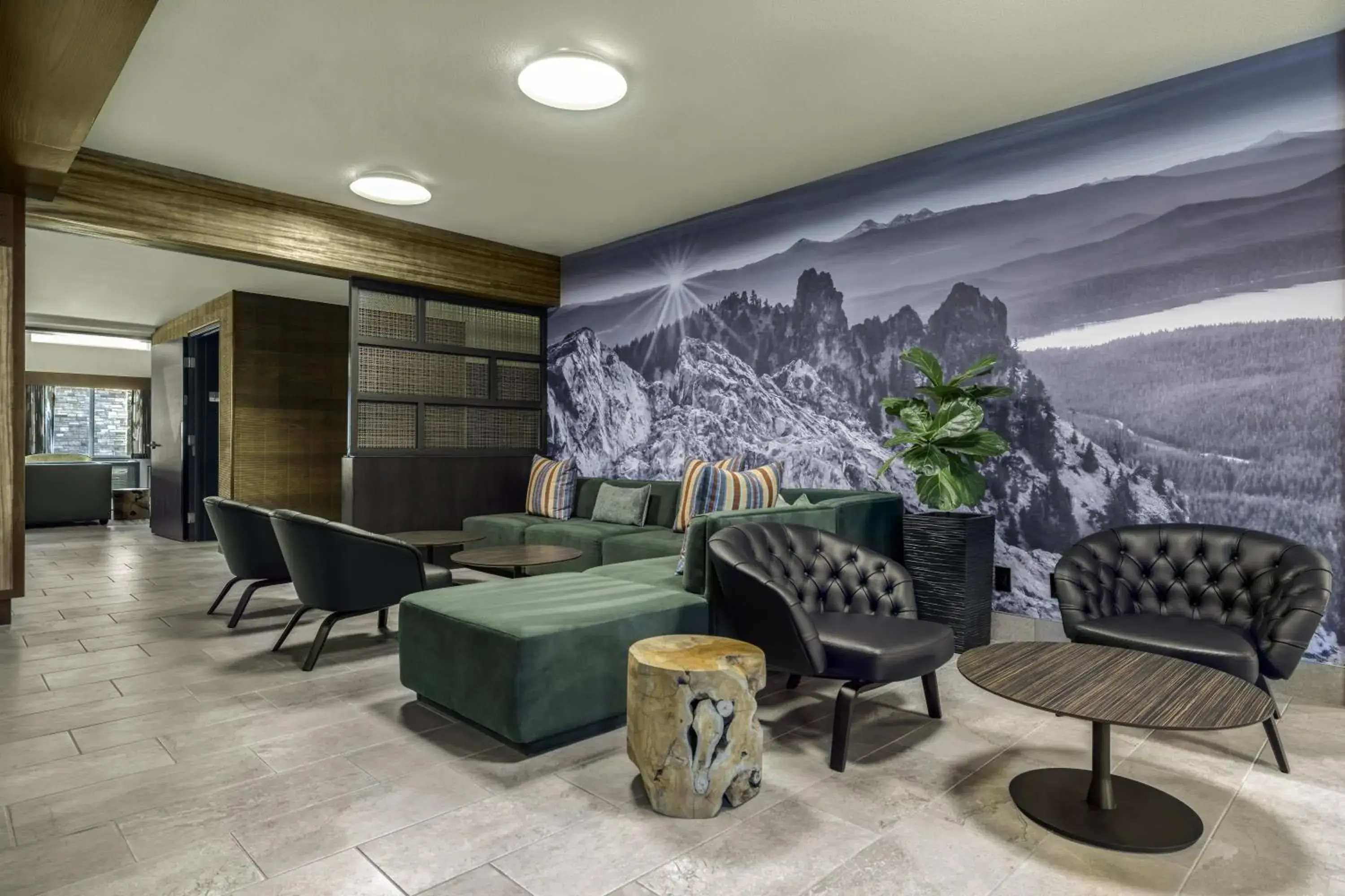 Lounge or bar in The Newberry Hotel Bend, Tapestry Collection by Hilton Lounge or bar in The Newberry Hotel Bend, Tapestry Collection by Hilton