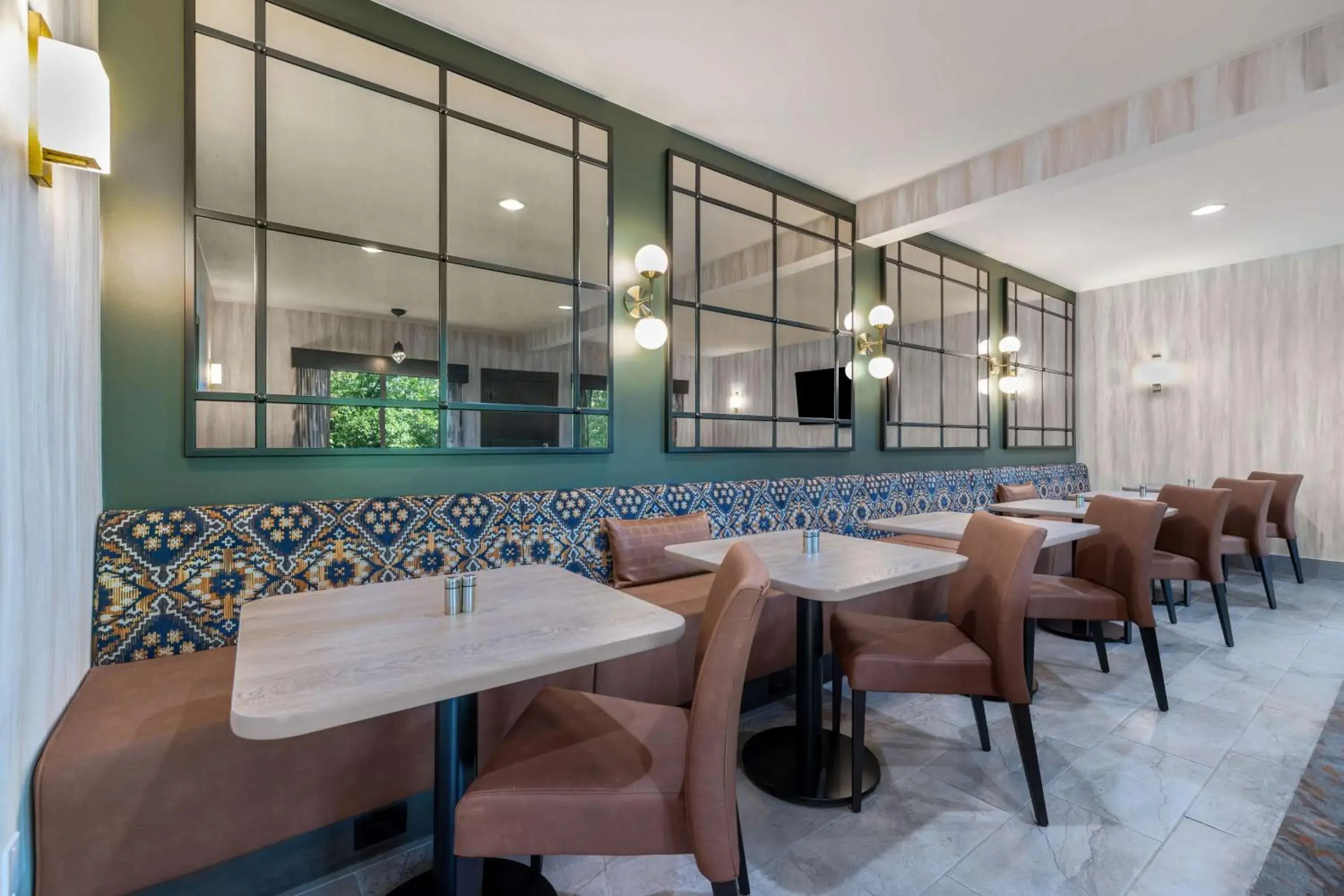 Restaurant/places to eat in The Newberry Hotel Bend, Tapestry Collection by Hilton Restaurant/places to eat in The Newberry Hotel Bend, Tapestry Collection by Hilton