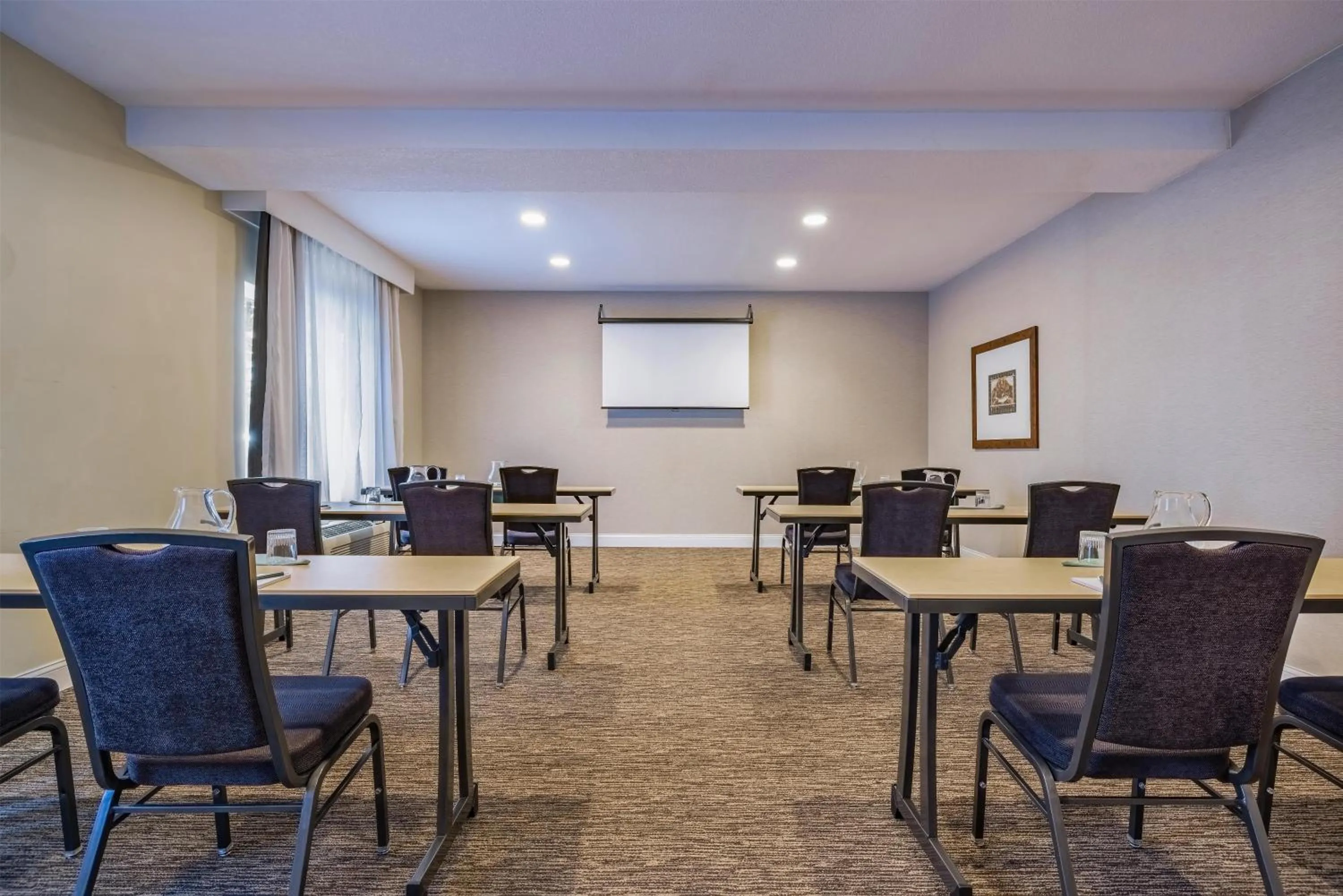 Meeting/conference room in The Newberry Hotel Bend, Tapestry Collection by Hilton