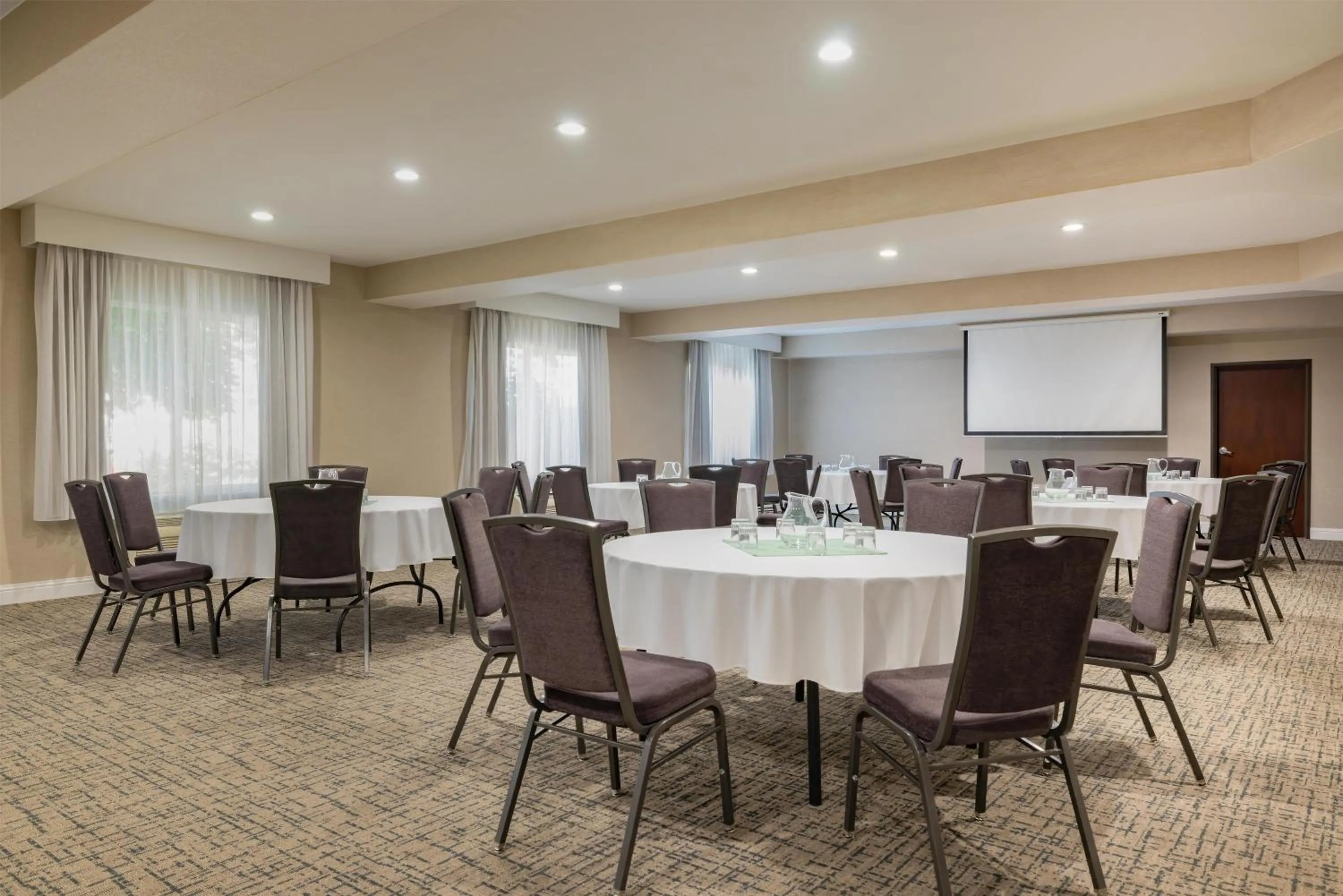 Meeting/conference room in The Newberry Hotel Bend, Tapestry Collection by Hilton