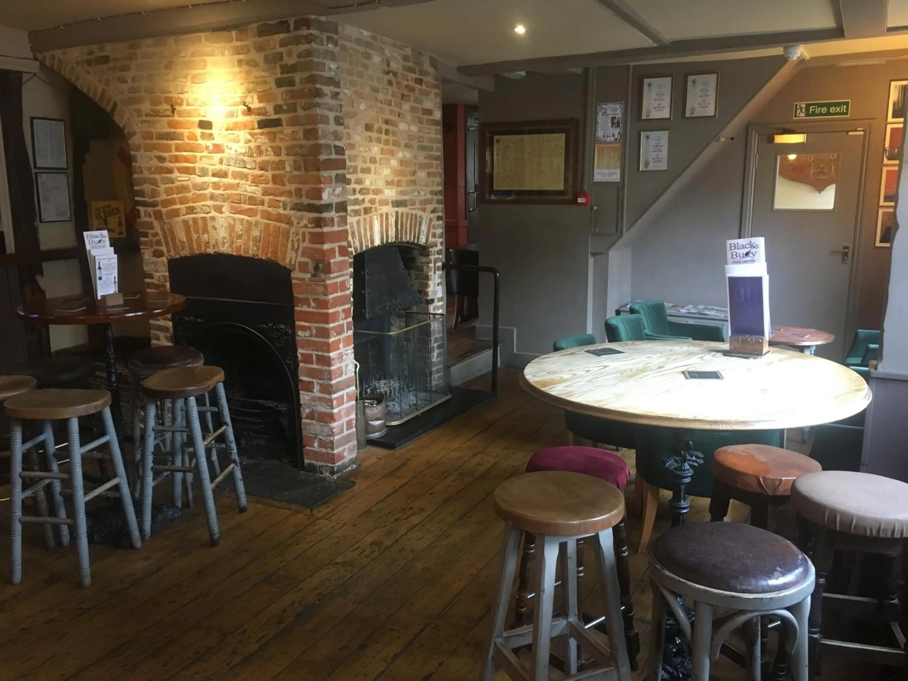 Restaurant/places to eat in Black Buoy Inn