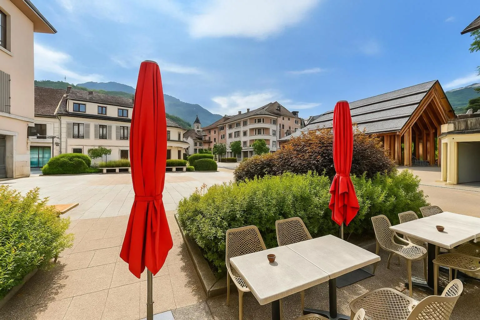 Patio in Logis Hôtel de Genève et Restaurant , Faverges-Seythenex