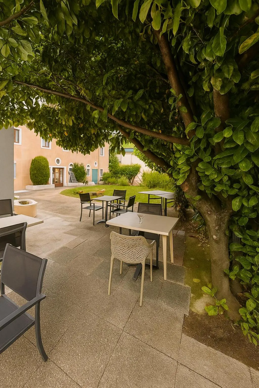 Logis Hôtel de Genève et Restaurant , Faverges-Seythenex